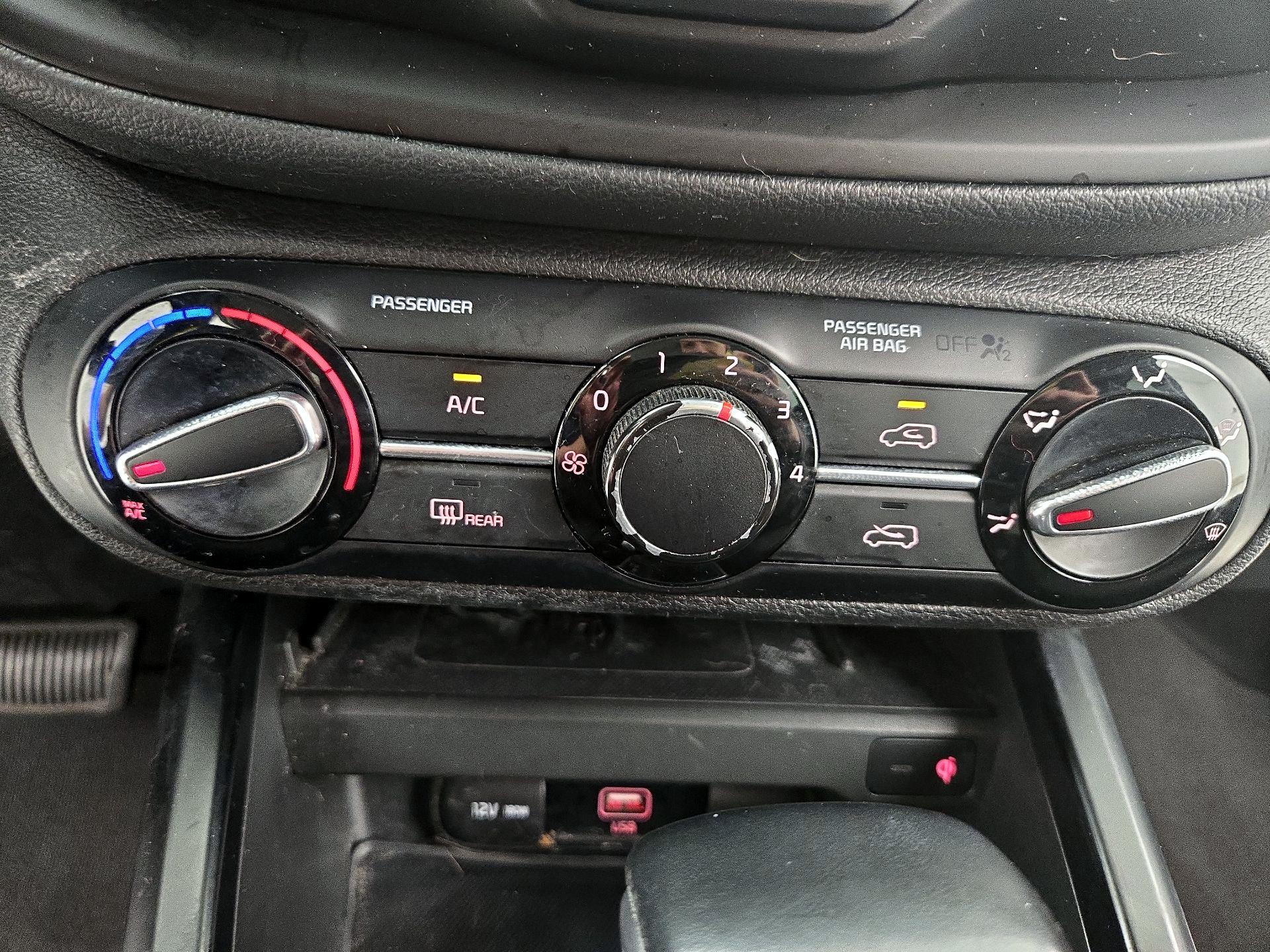 Thumbnail: 2020 Kia Soul - 16