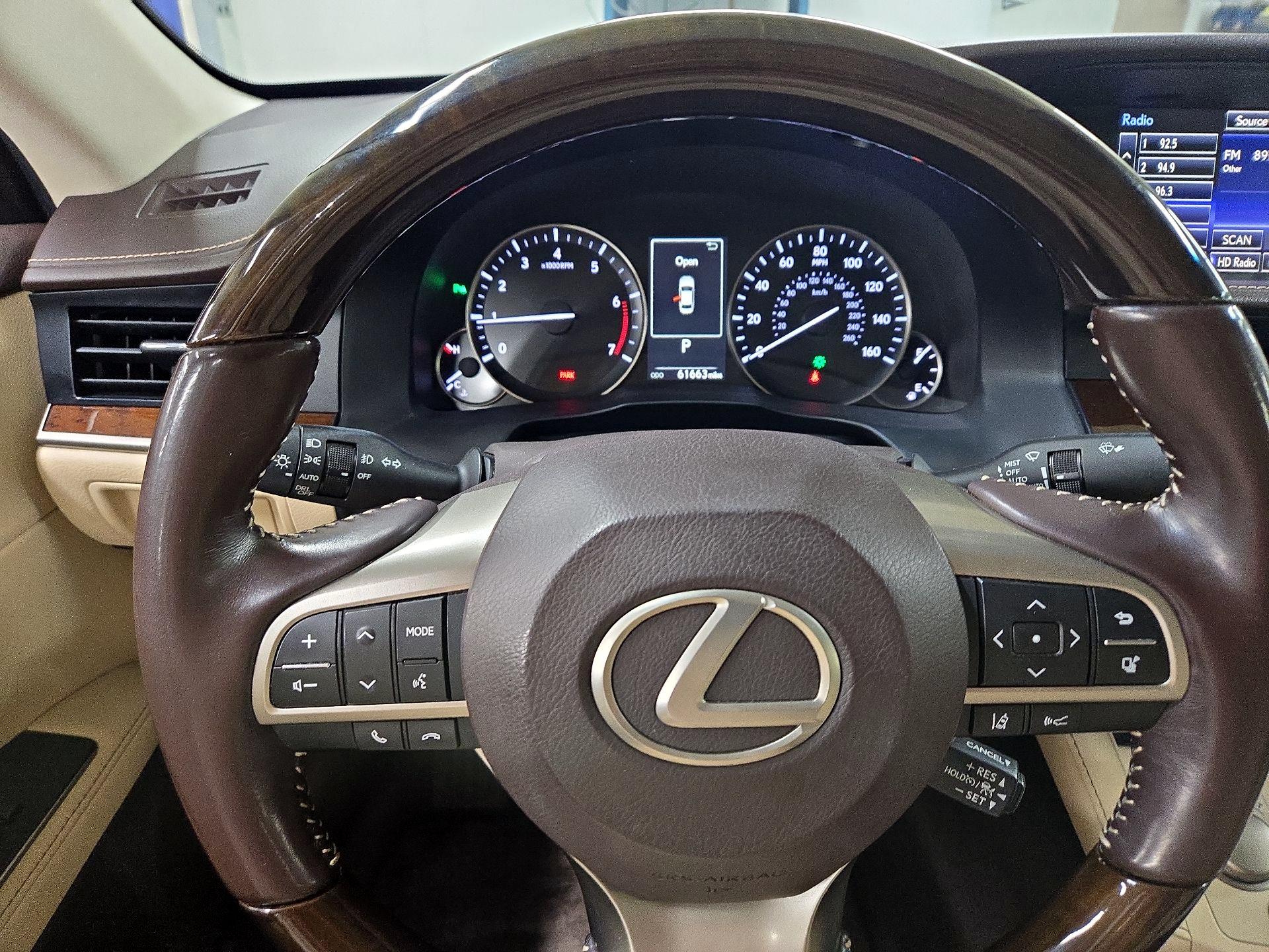Thumbnail: 2016 Lexus ES - 10