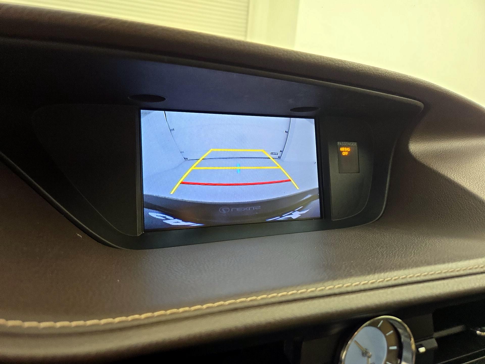 Thumbnail: 2016 Lexus ES - 14