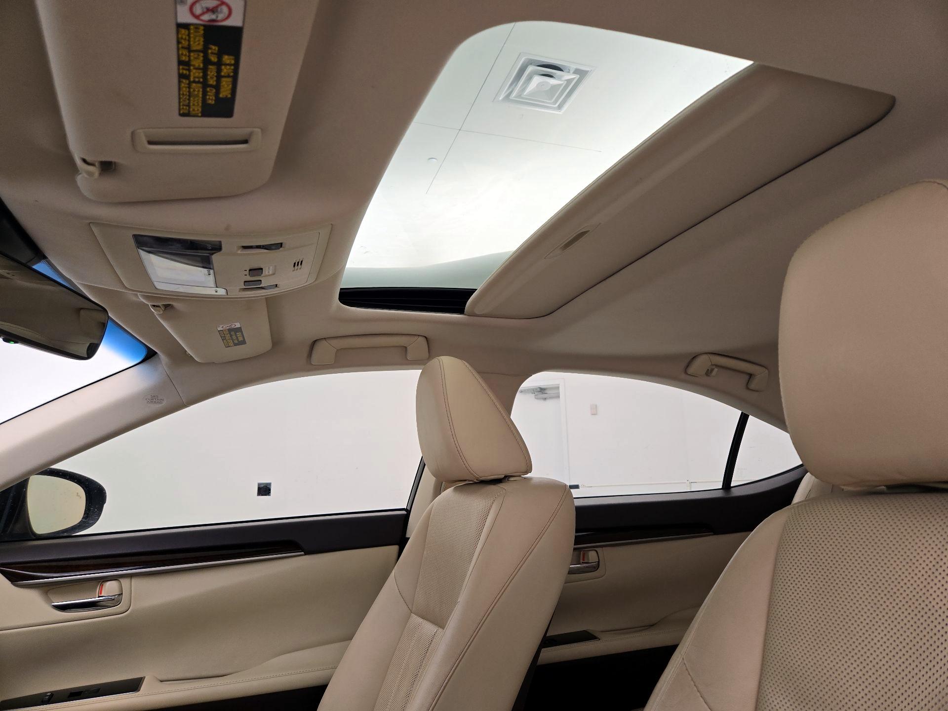 Thumbnail: 2016 Lexus ES - 19