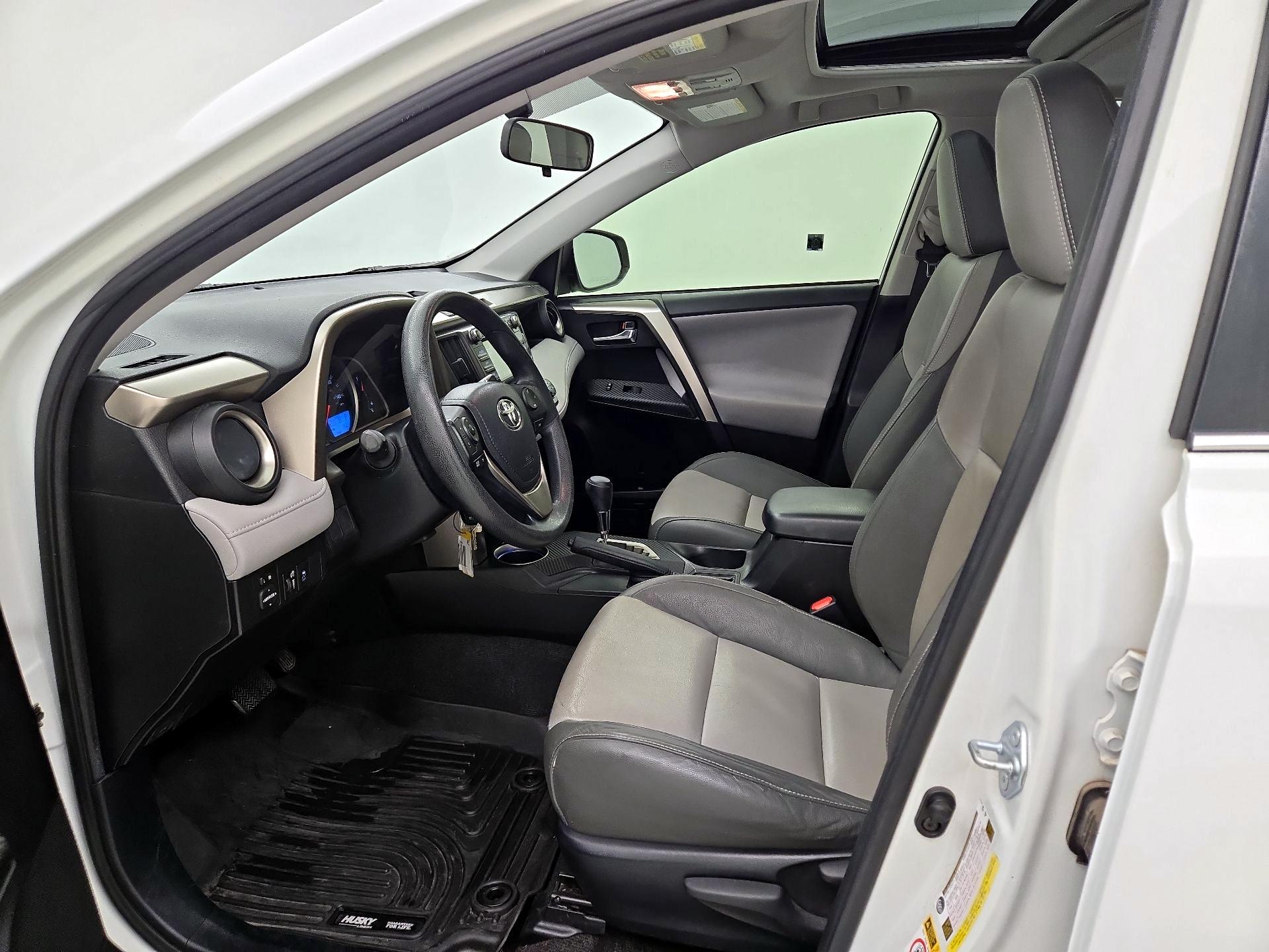 Thumbnail: 2014 Toyota RAV4 - 11