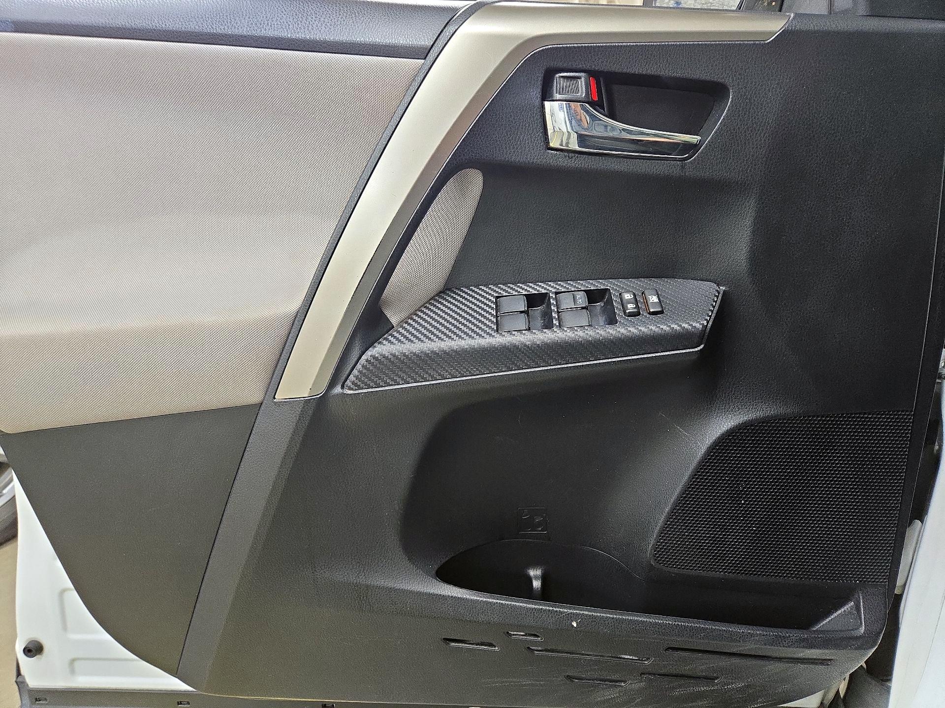 Thumbnail: 2014 Toyota RAV4 - 12