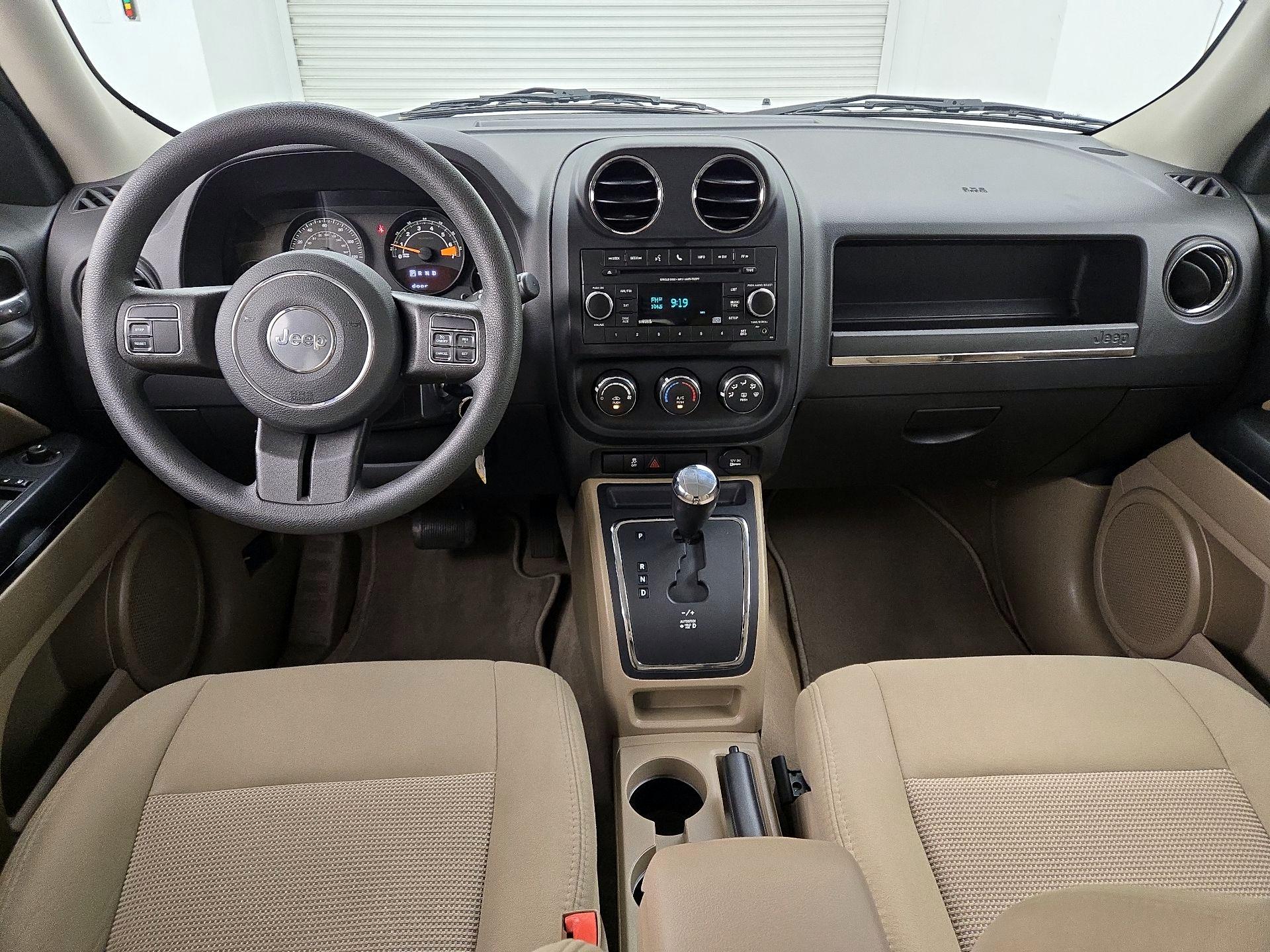 Thumbnail: 2015 Jeep Patriot - 9