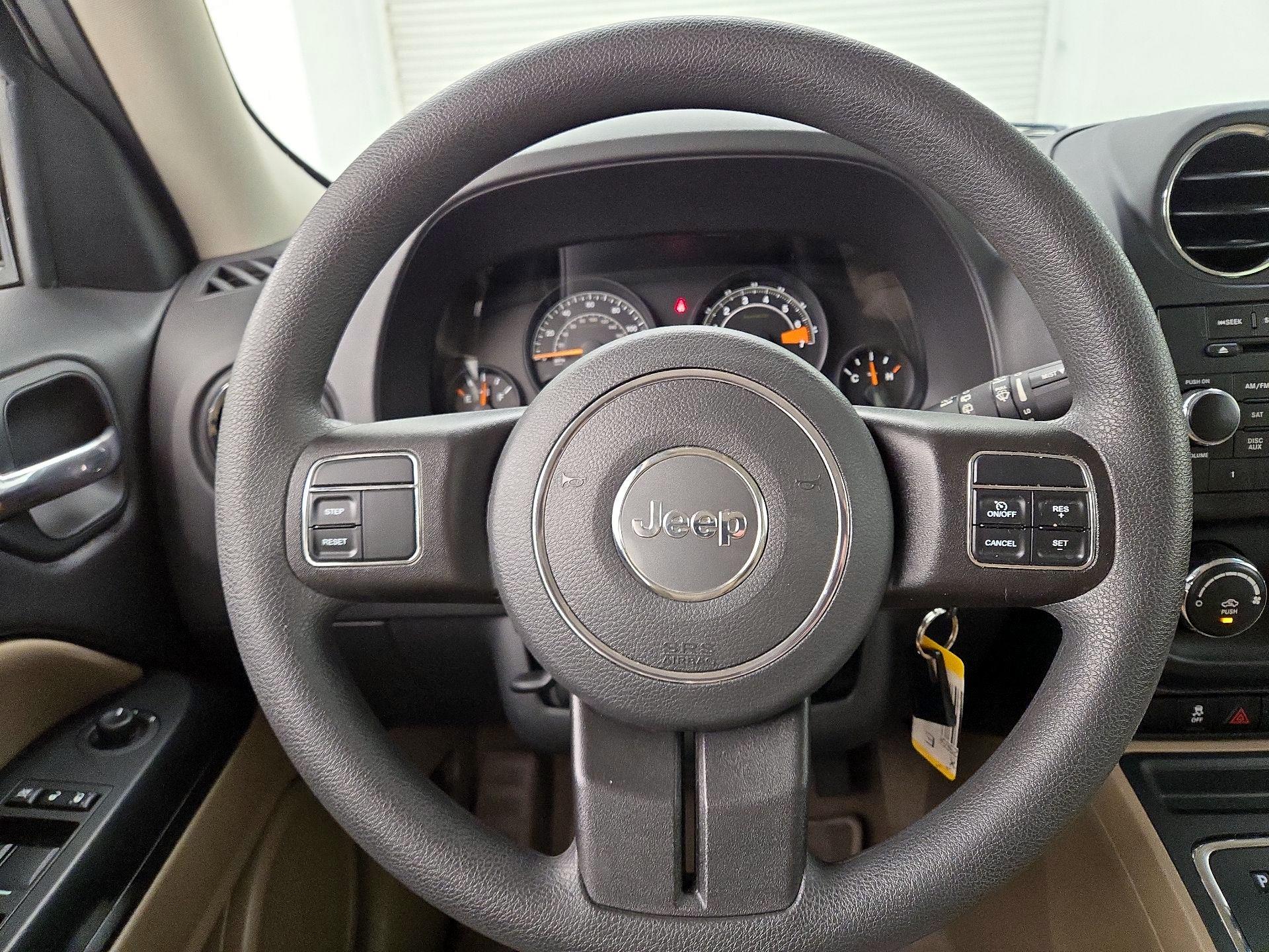 Thumbnail: 2015 Jeep Patriot - 10