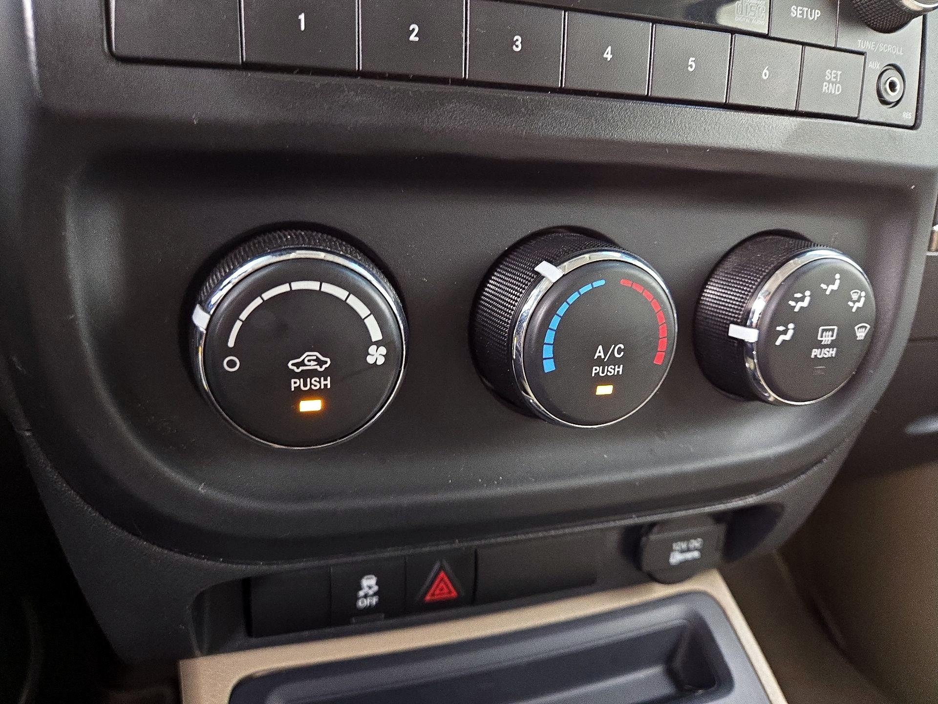 Thumbnail: 2015 Jeep Patriot - 14