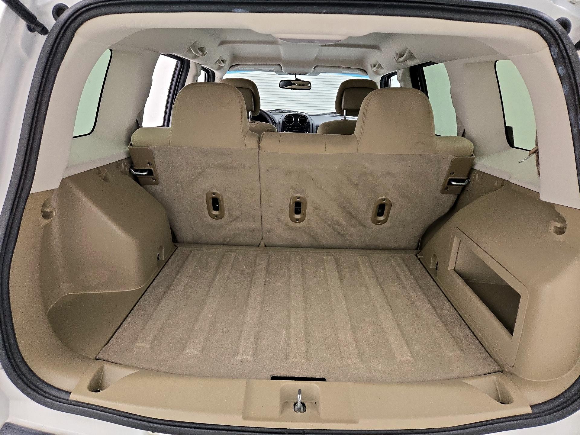 Thumbnail: 2015 Jeep Patriot - 18