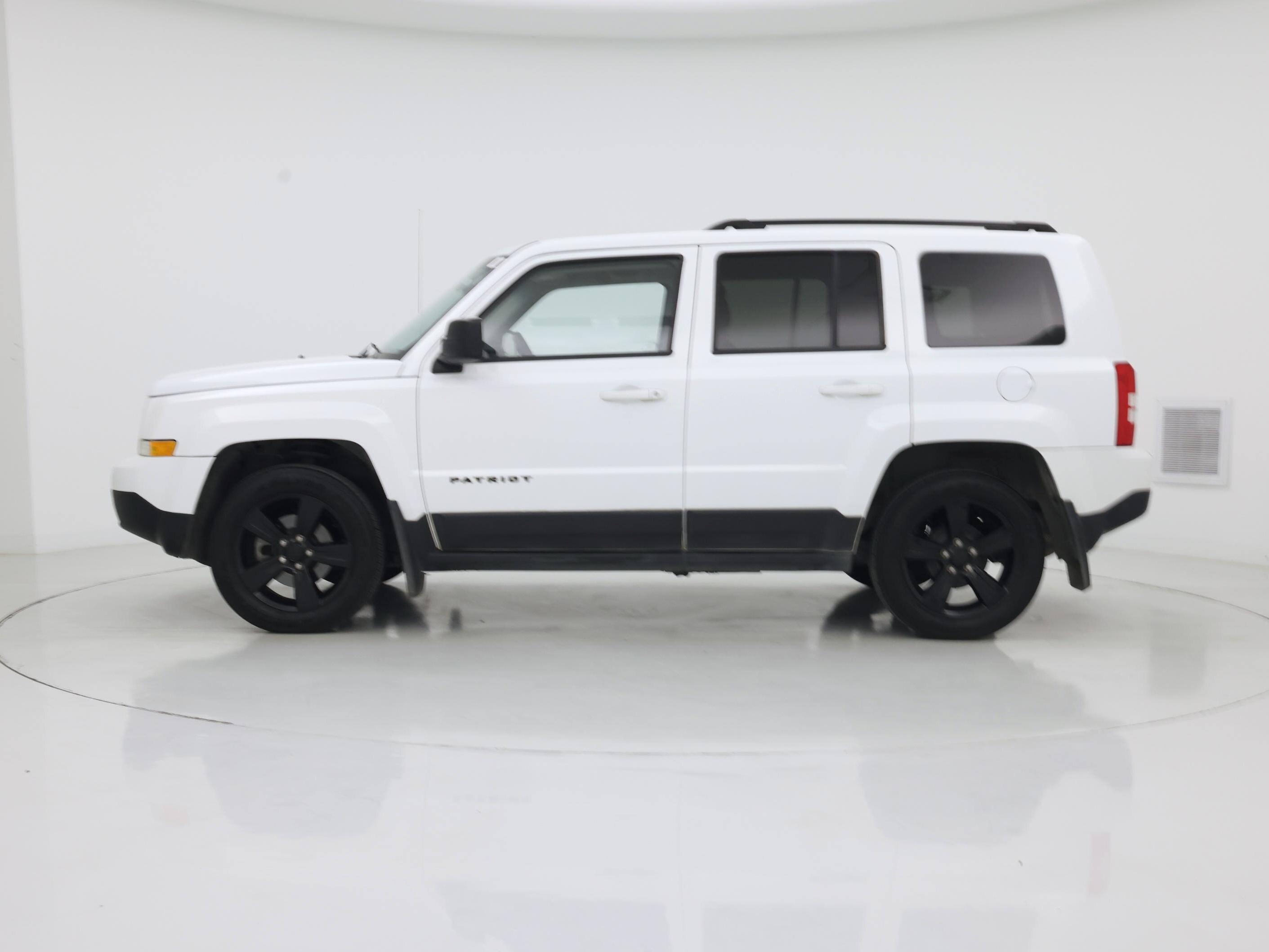 Thumbnail: 2015 Jeep Patriot - 3