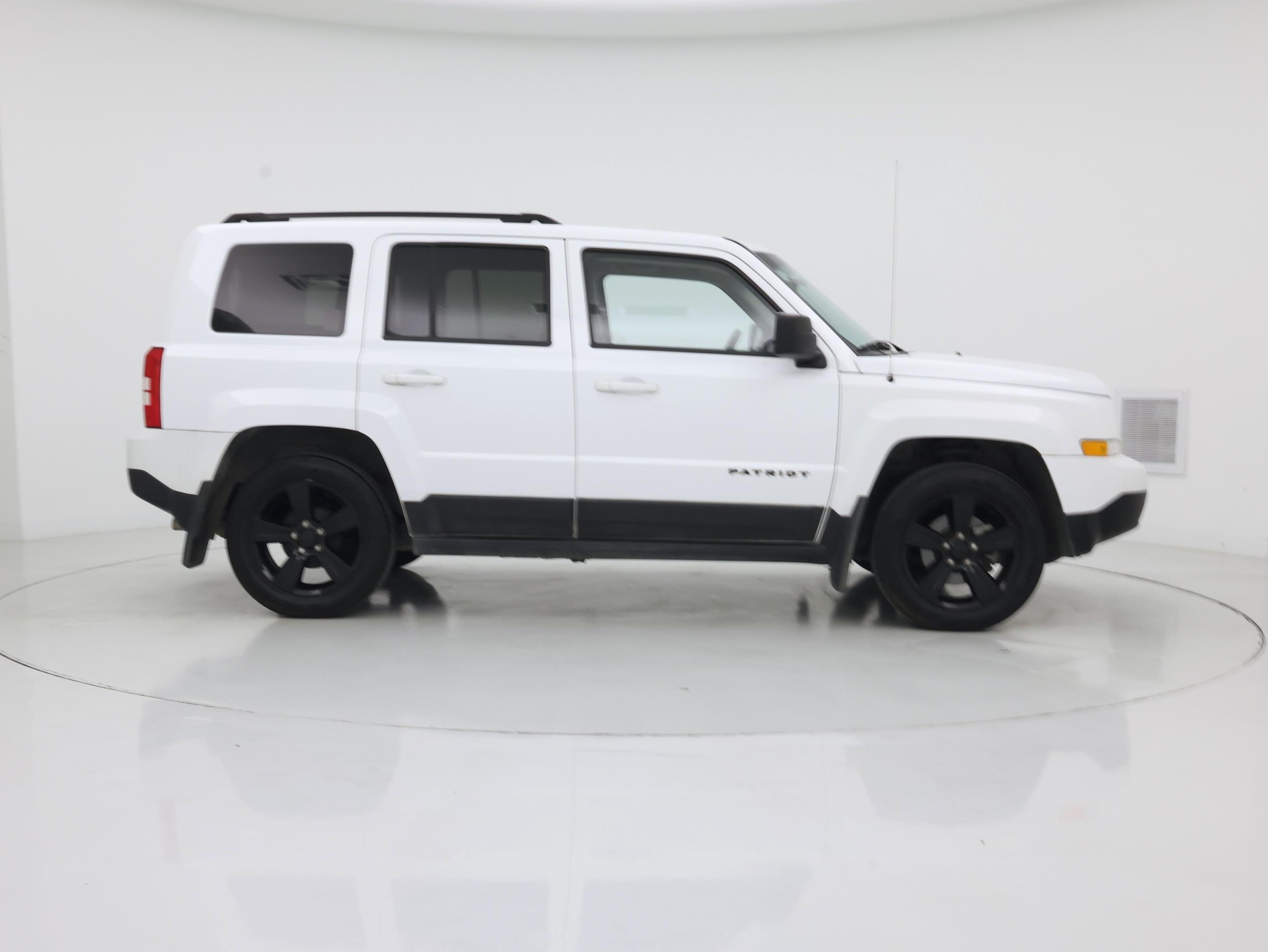 Thumbnail: 2015 Jeep Patriot - 7