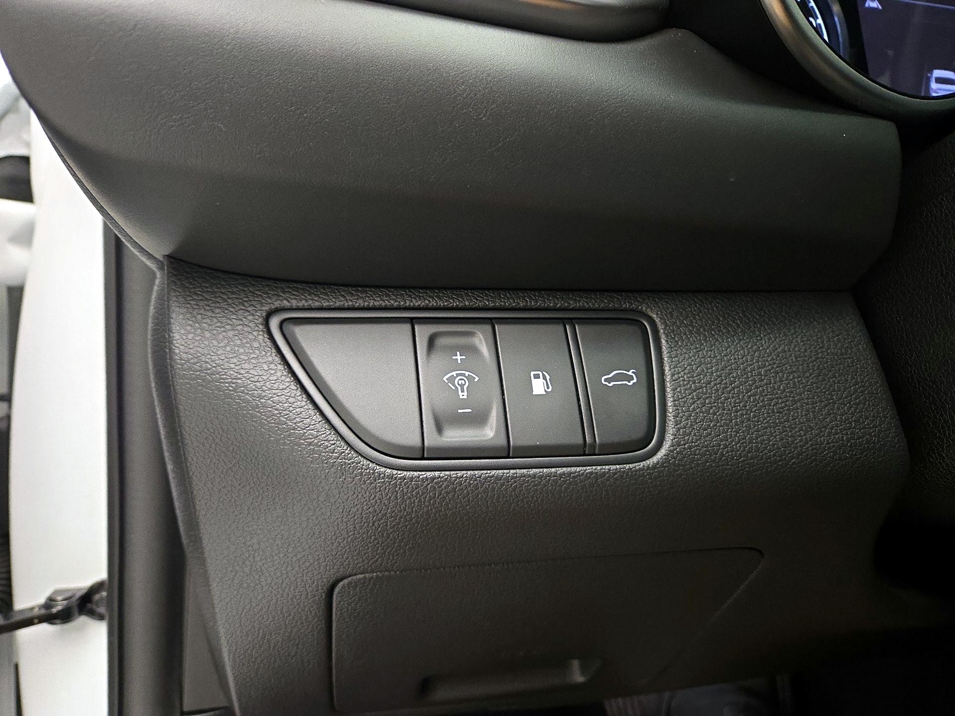 Thumbnail: 2022 Genesis G70 - 13