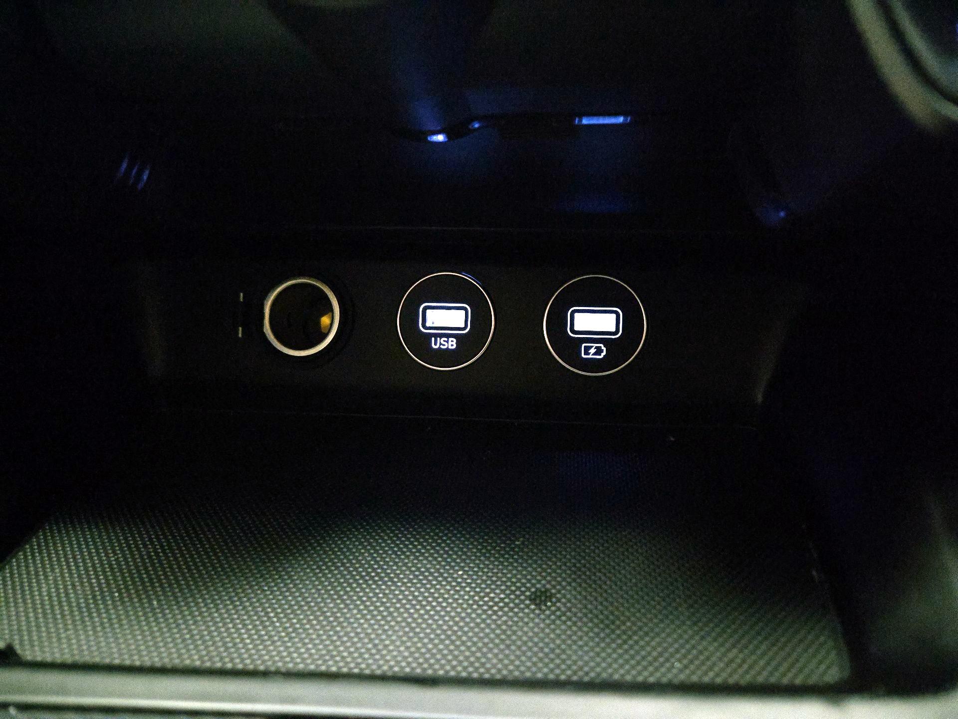 Thumbnail: 2022 Genesis G70 - 19