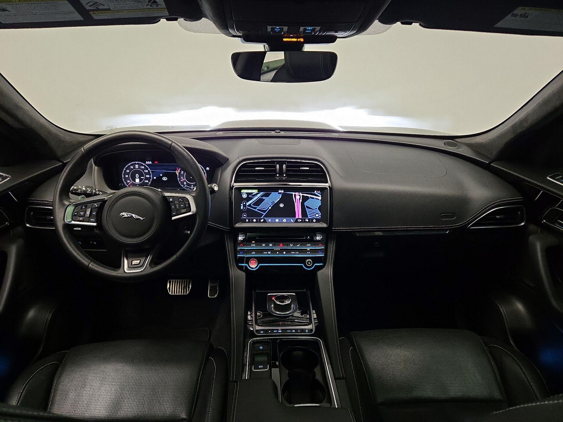 Thumbnail: 2020 Jaguar F-Pace - 9