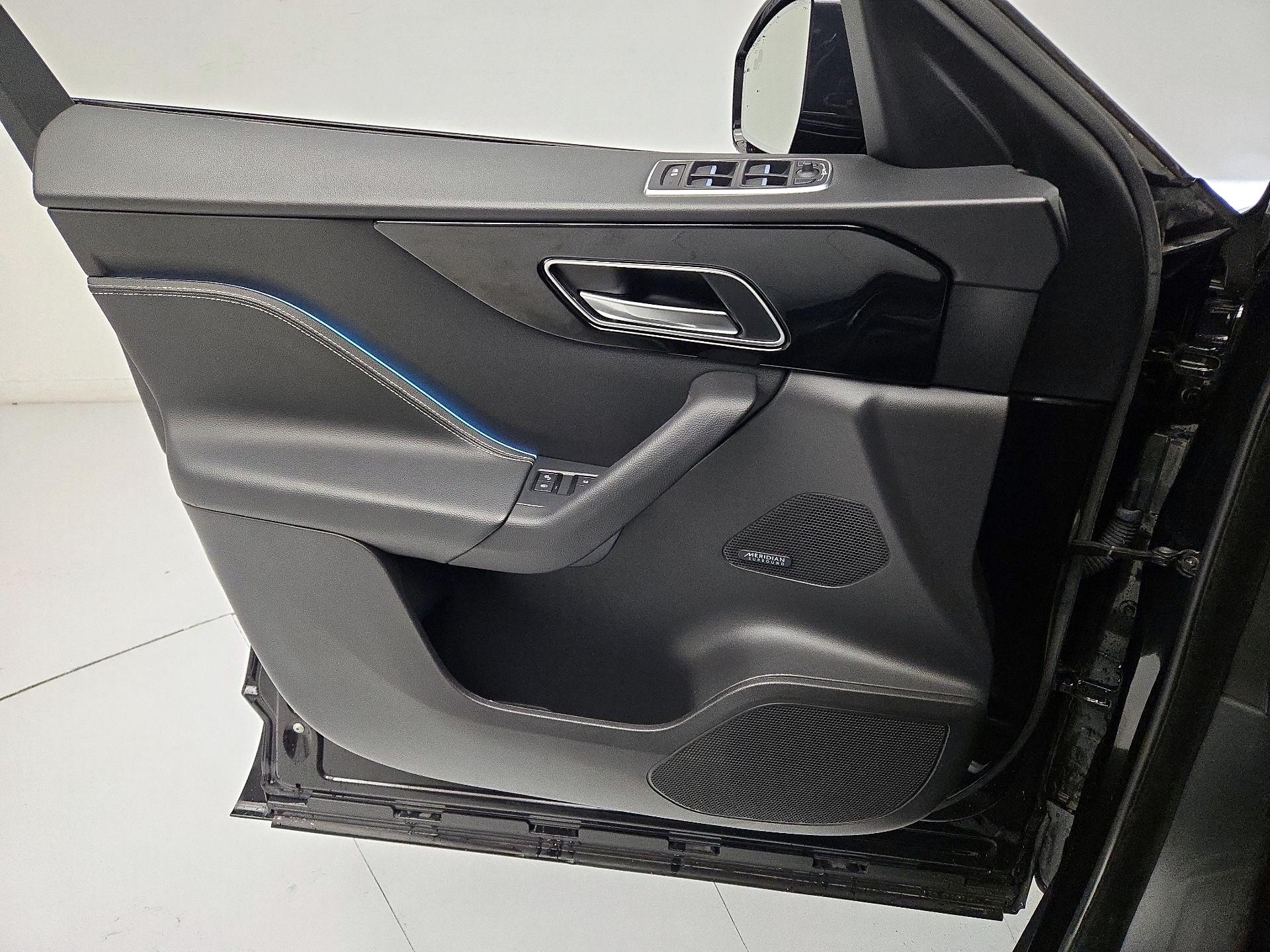 Thumbnail: 2020 Jaguar F-Pace - 12