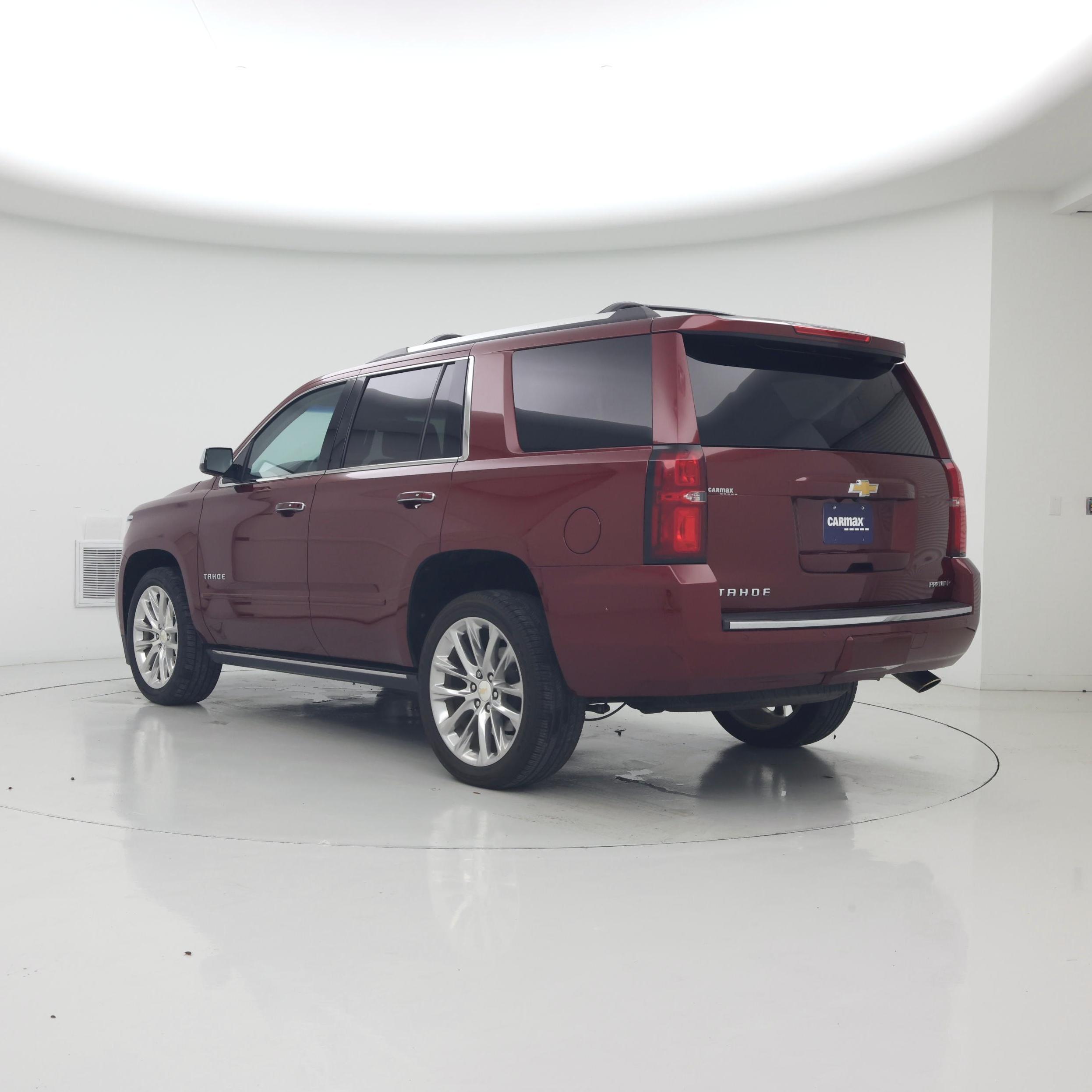 Thumbnail: 2019 Chevrolet Tahoe - 2