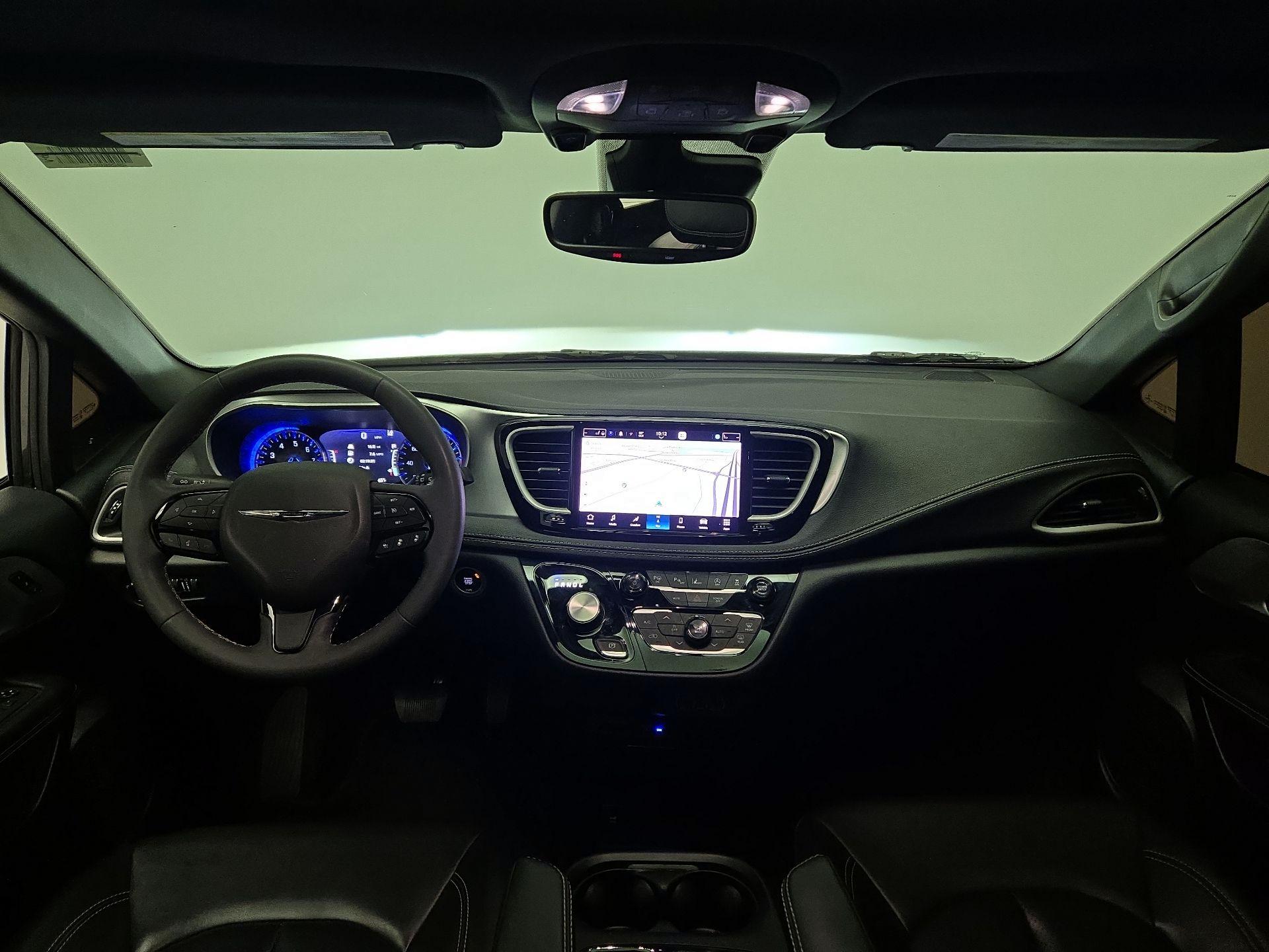 Thumbnail: 2023 Chrysler Pacifica - 9