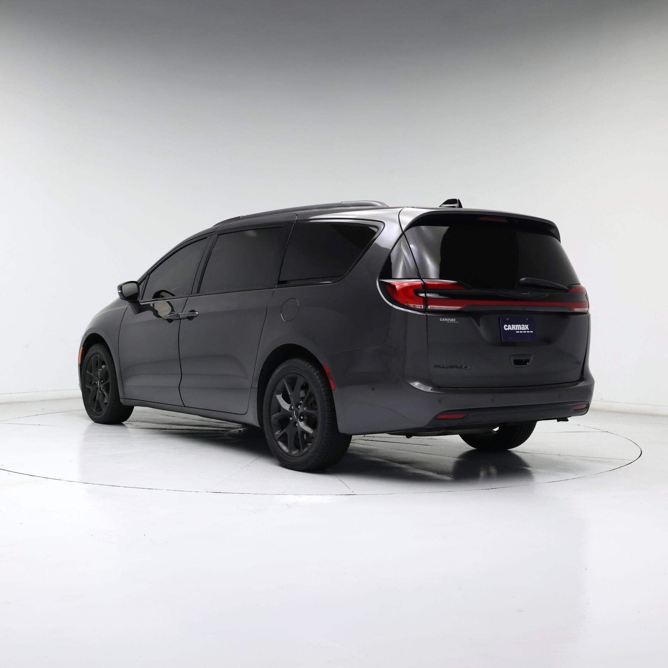 Thumbnail: 2023 Chrysler Pacifica - 2