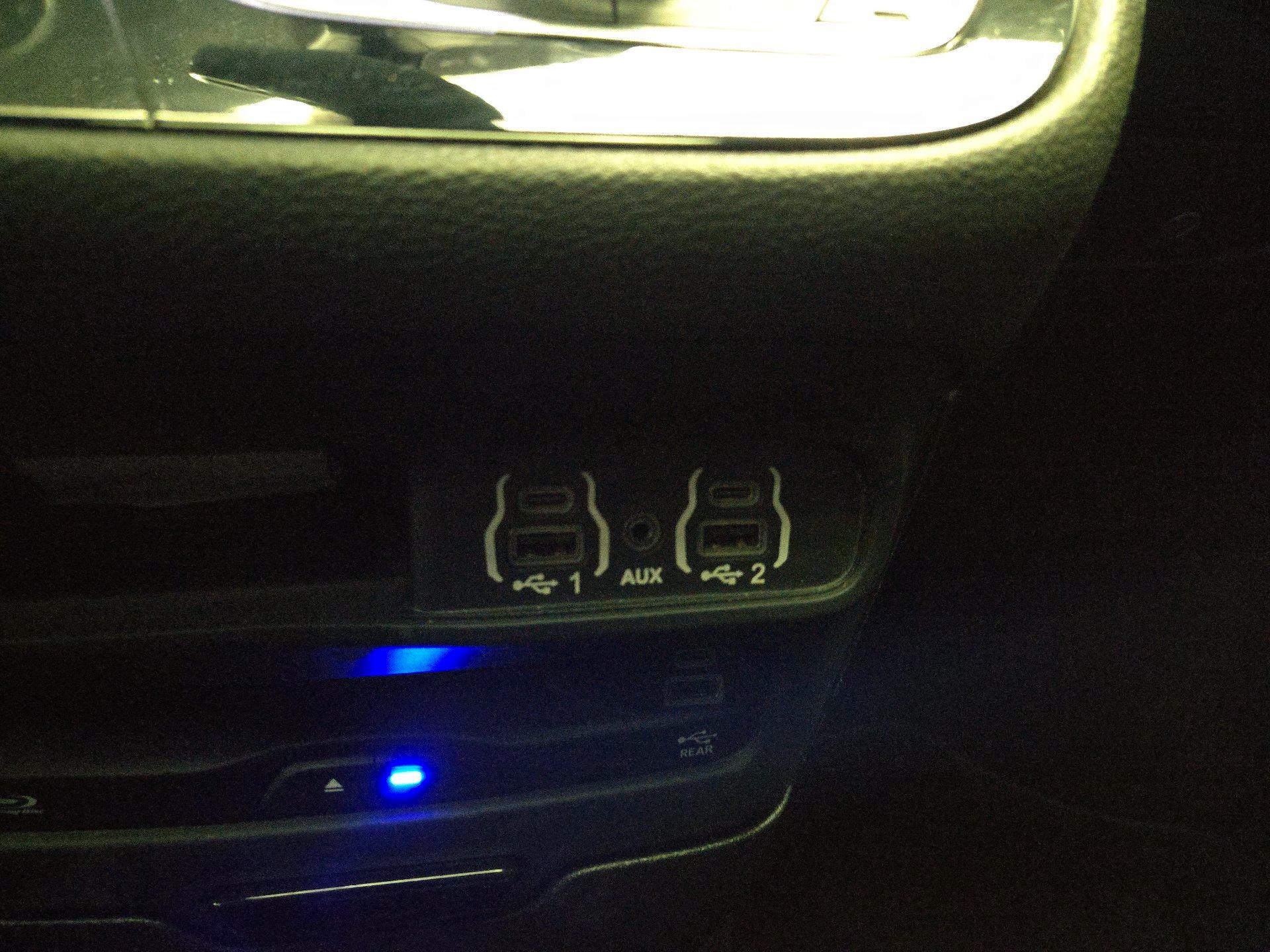 Thumbnail: 2023 Chrysler Pacifica - 19