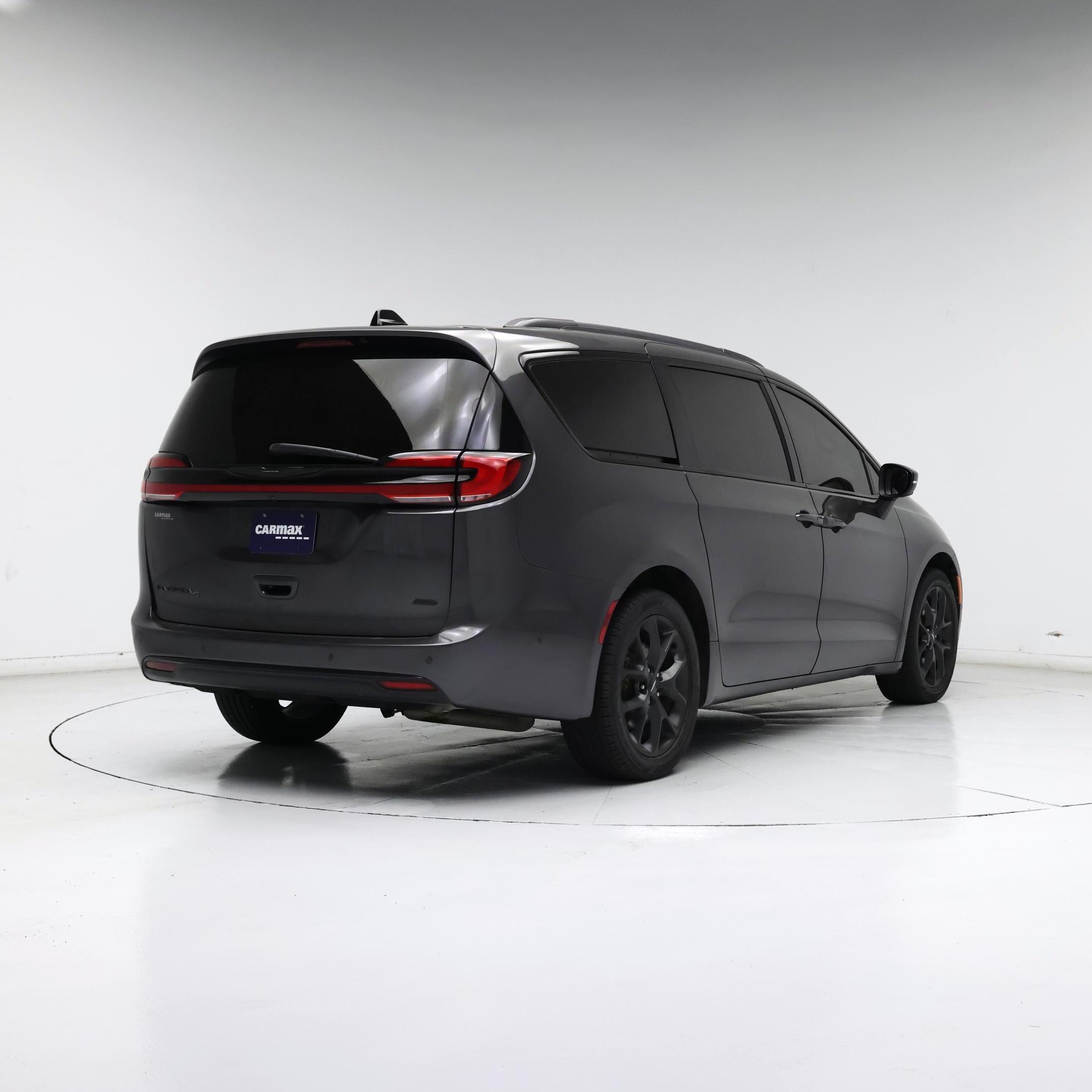 Thumbnail: 2023 Chrysler Pacifica - 8