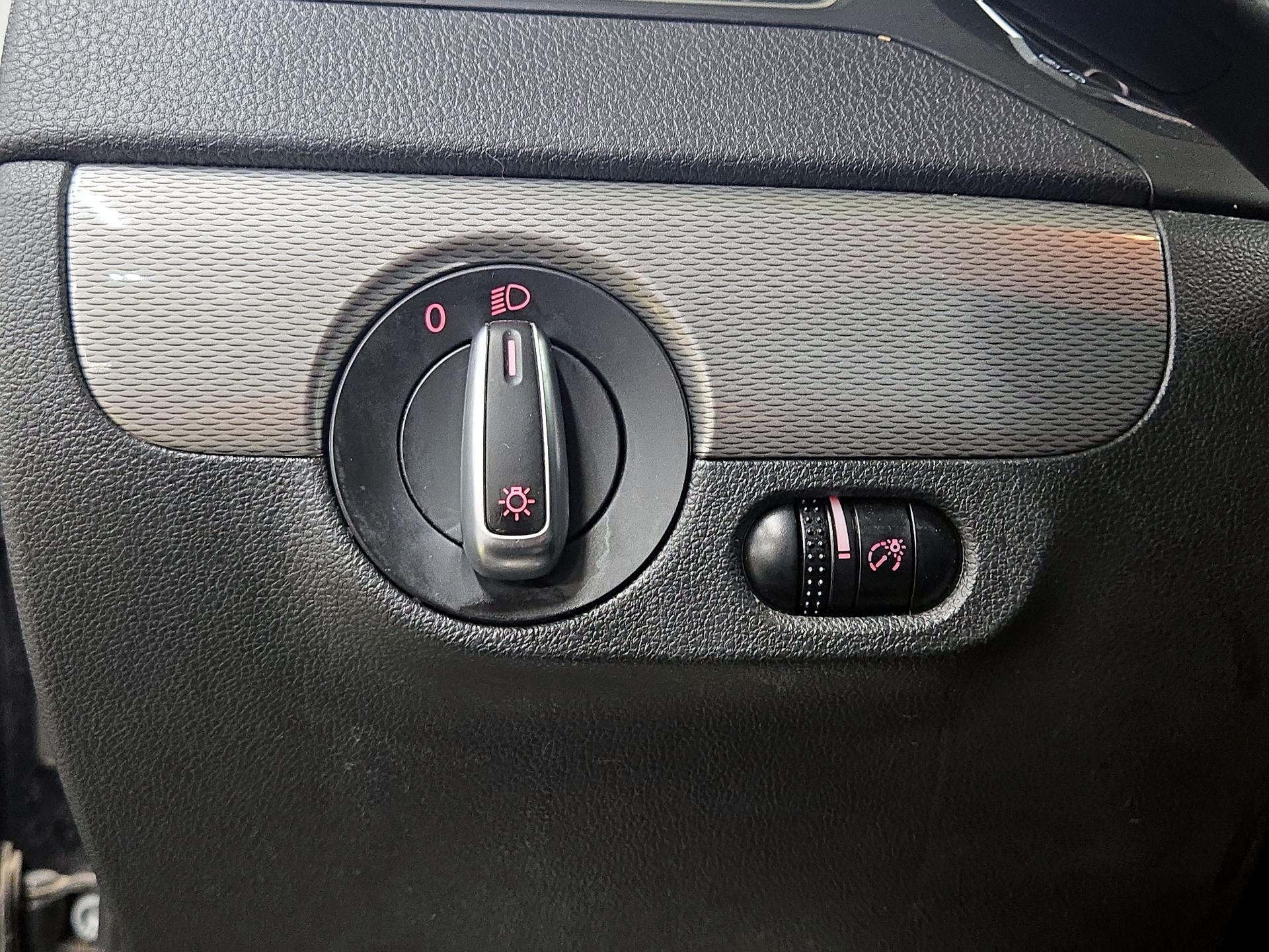 Thumbnail: 2017 Volkswagen Jetta - 13