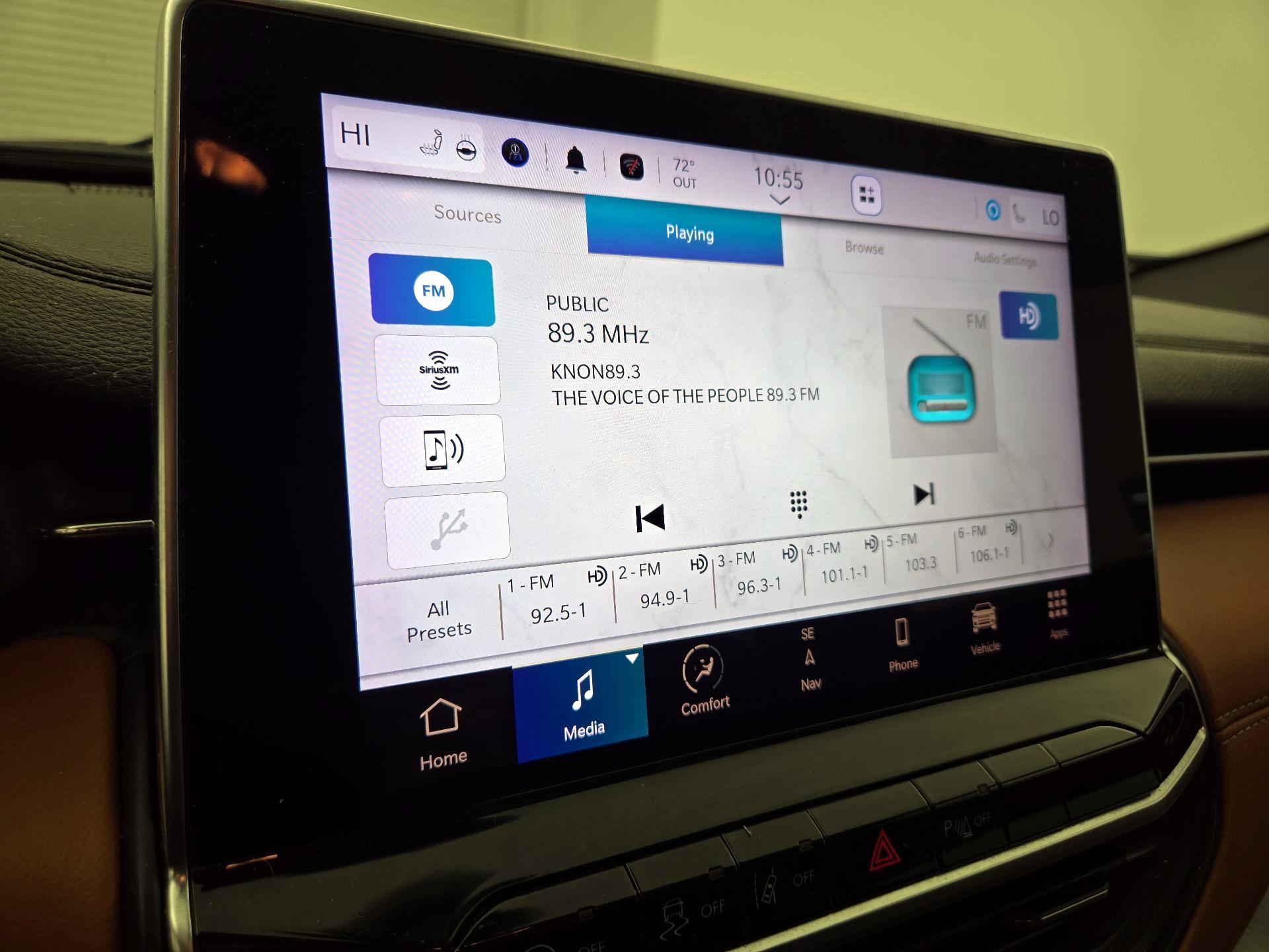 Thumbnail: 2023 Jeep Compass - 16