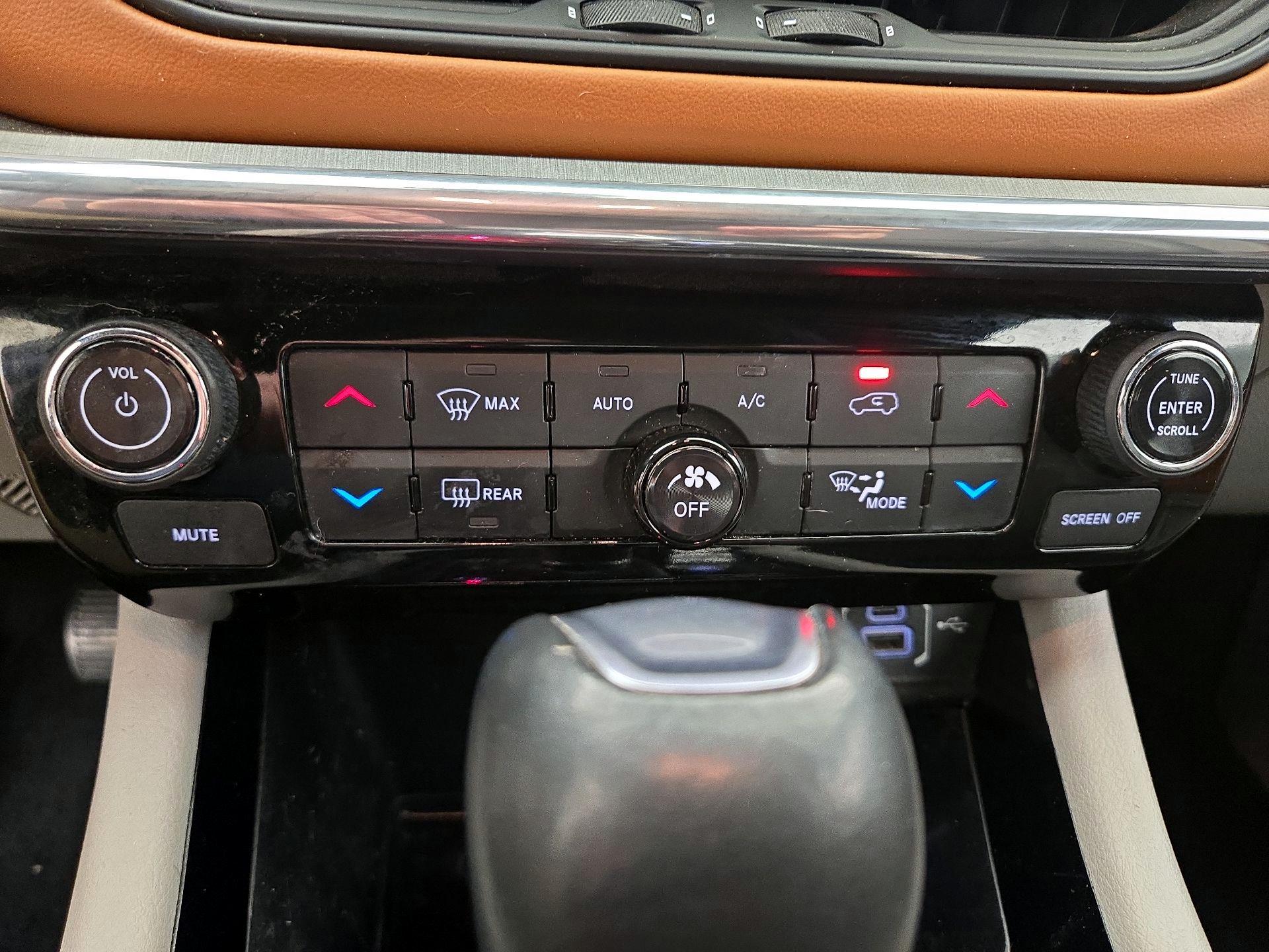 Thumbnail: 2023 Jeep Compass - 17