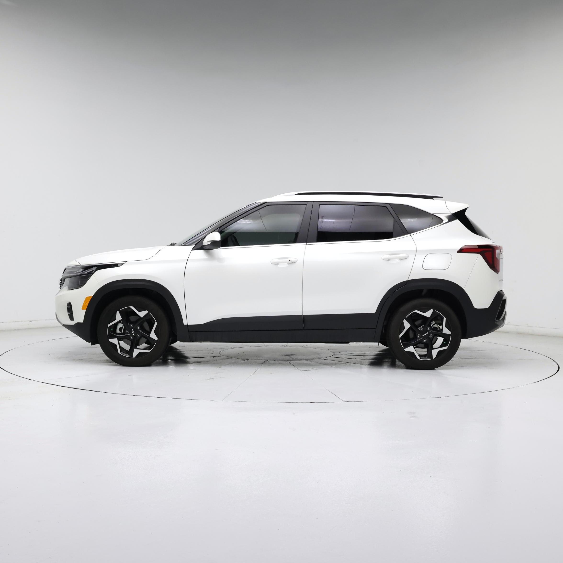 Thumbnail: 2024 Kia Seltos - 3