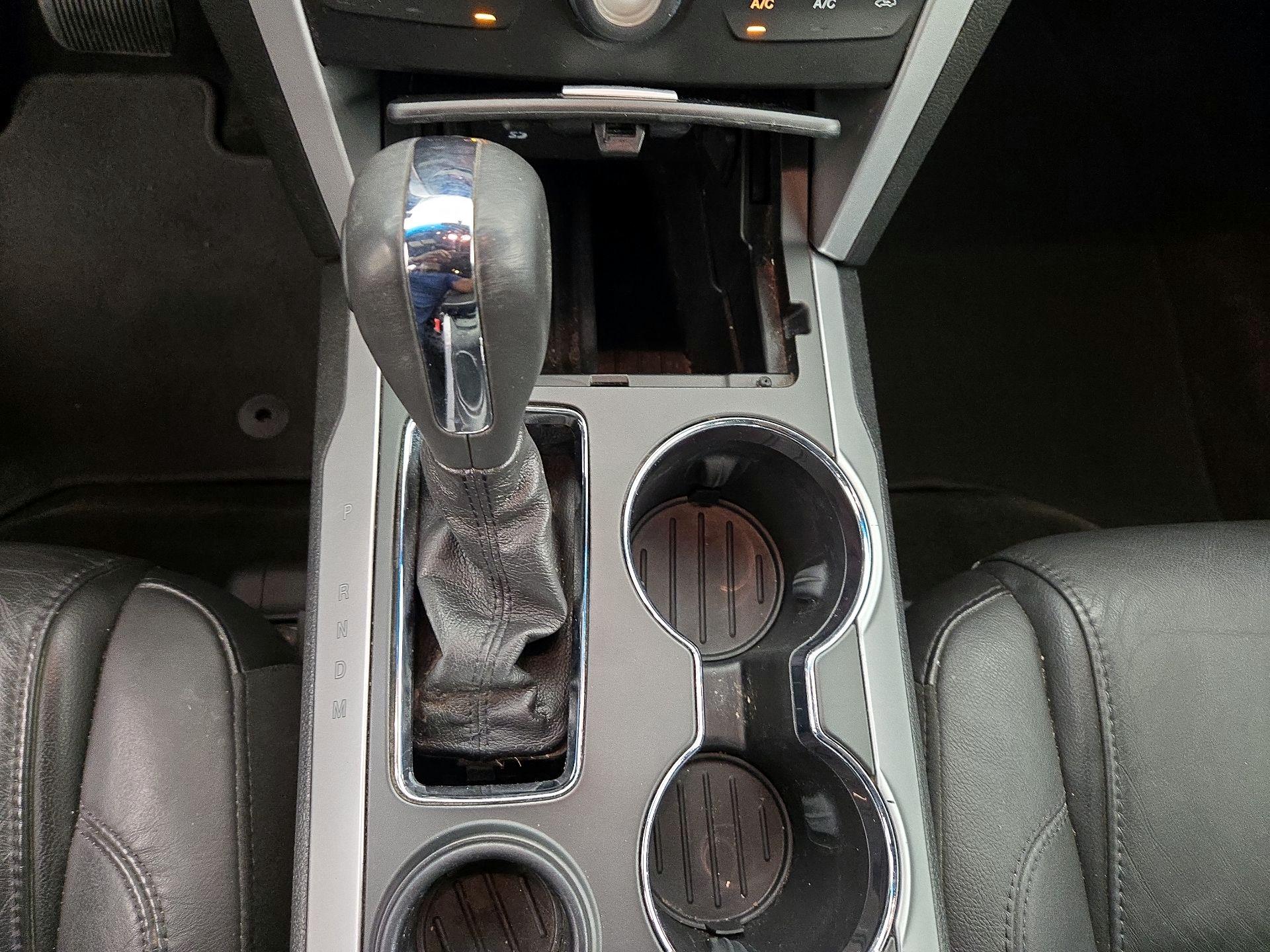 Thumbnail: 2015 Ford Explorer - 18