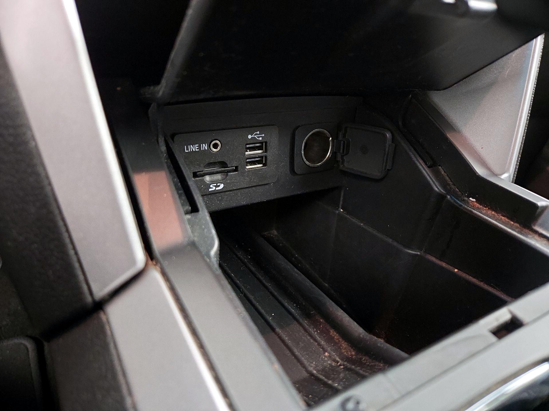 Thumbnail: 2015 Ford Explorer - 19