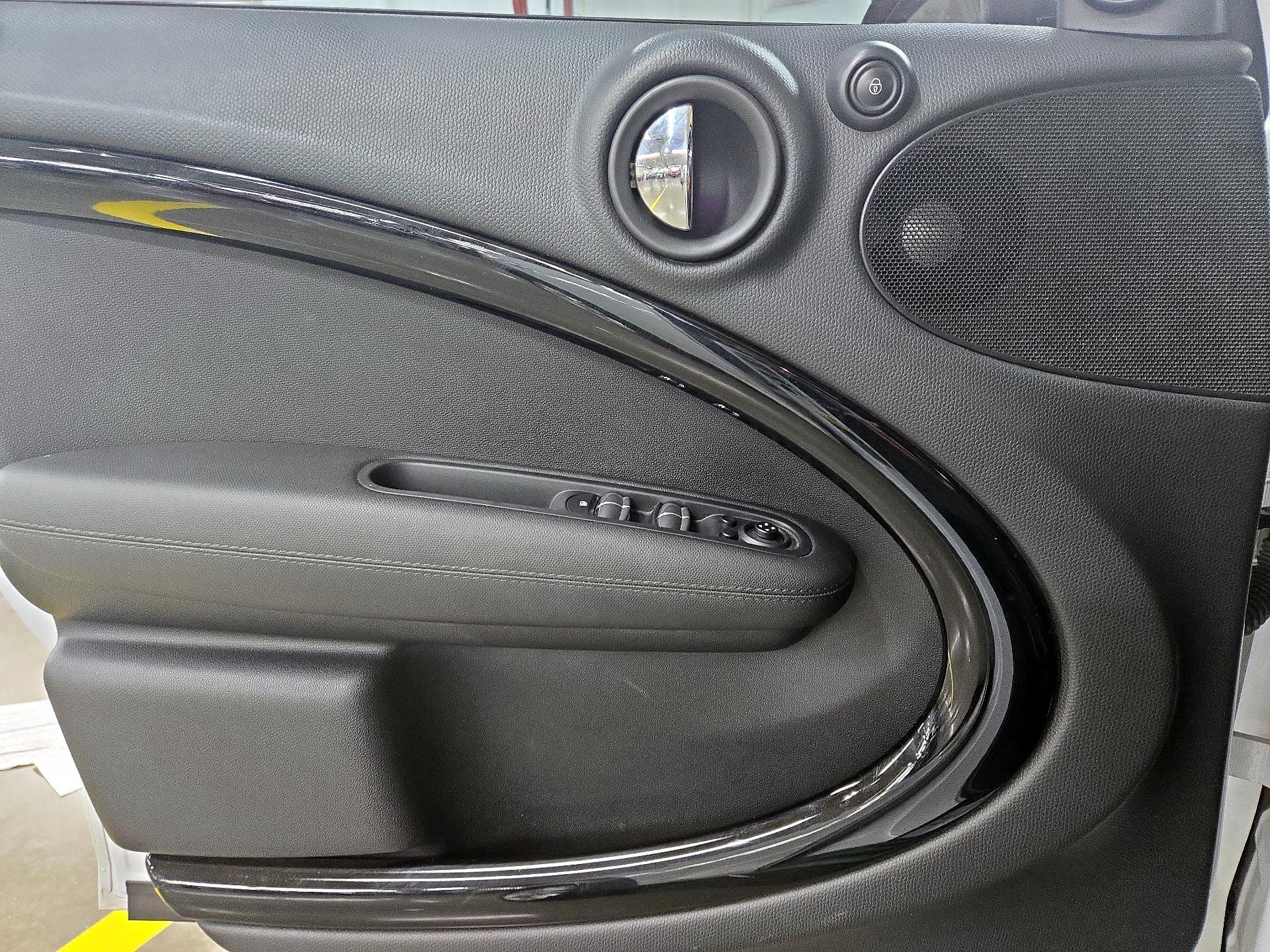 Thumbnail: 2015 MINI Cooper Countryman - 12