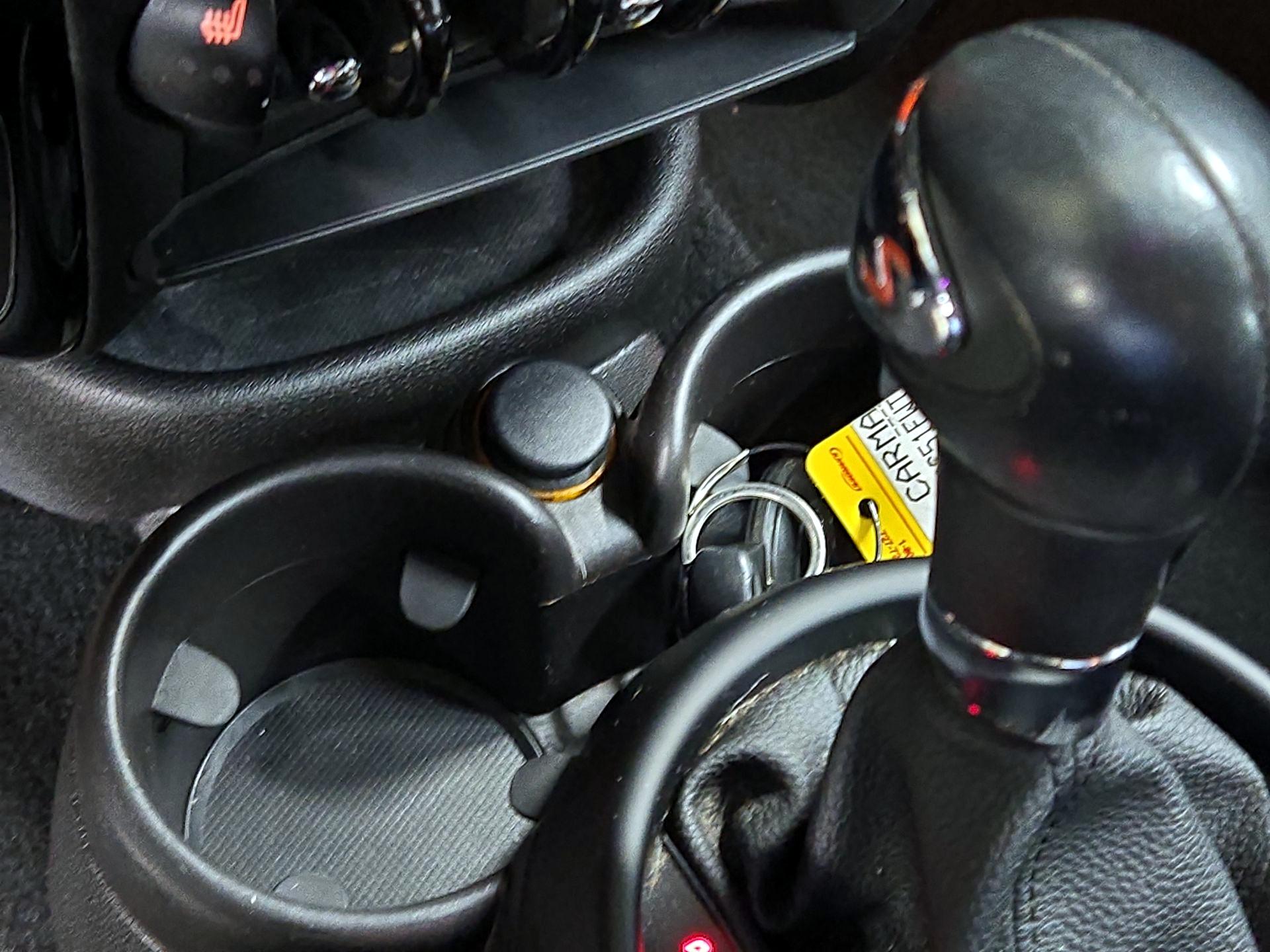 Thumbnail: 2015 MINI Cooper Countryman - 16