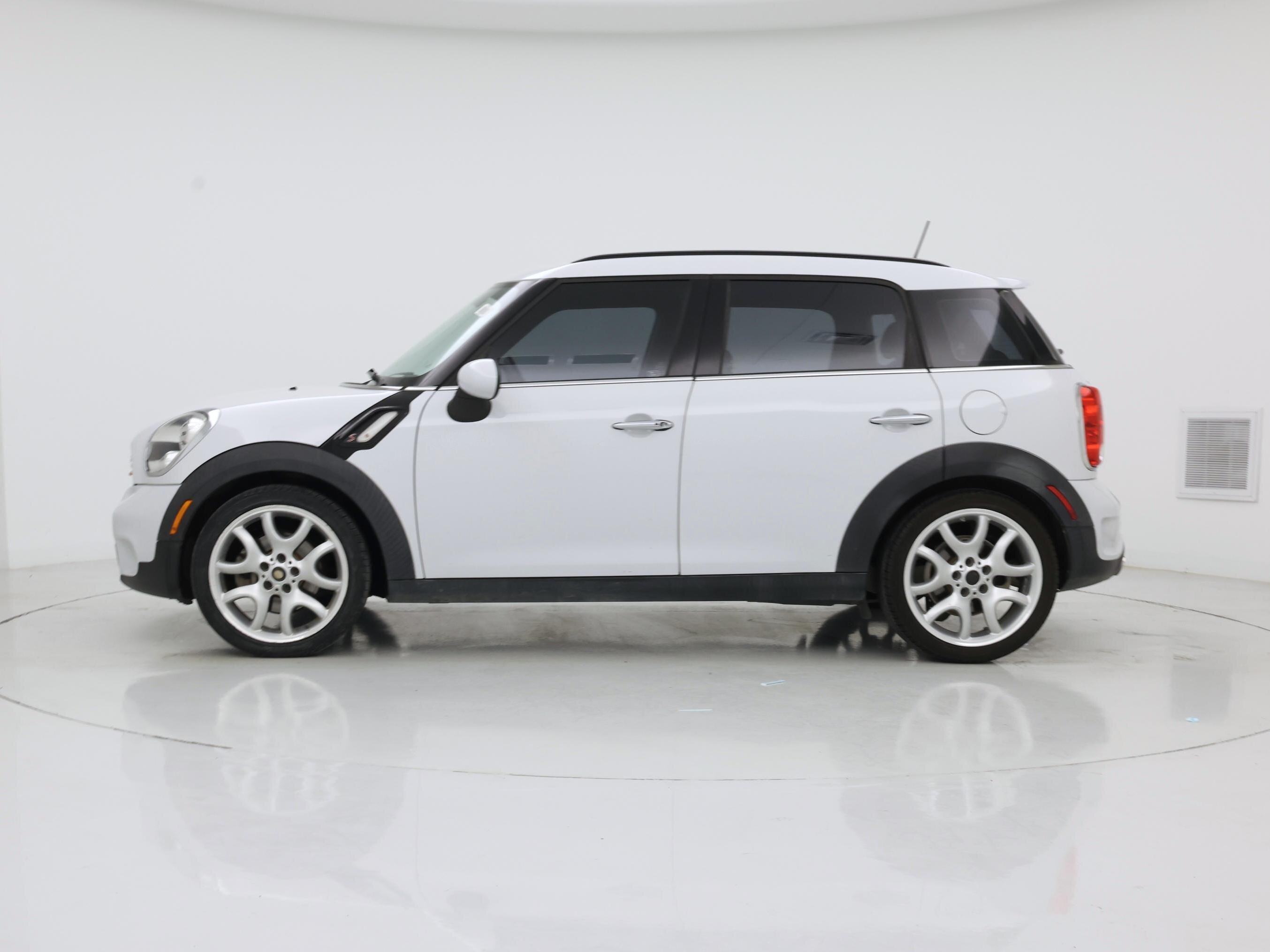 Thumbnail: 2015 MINI Cooper Countryman - 3