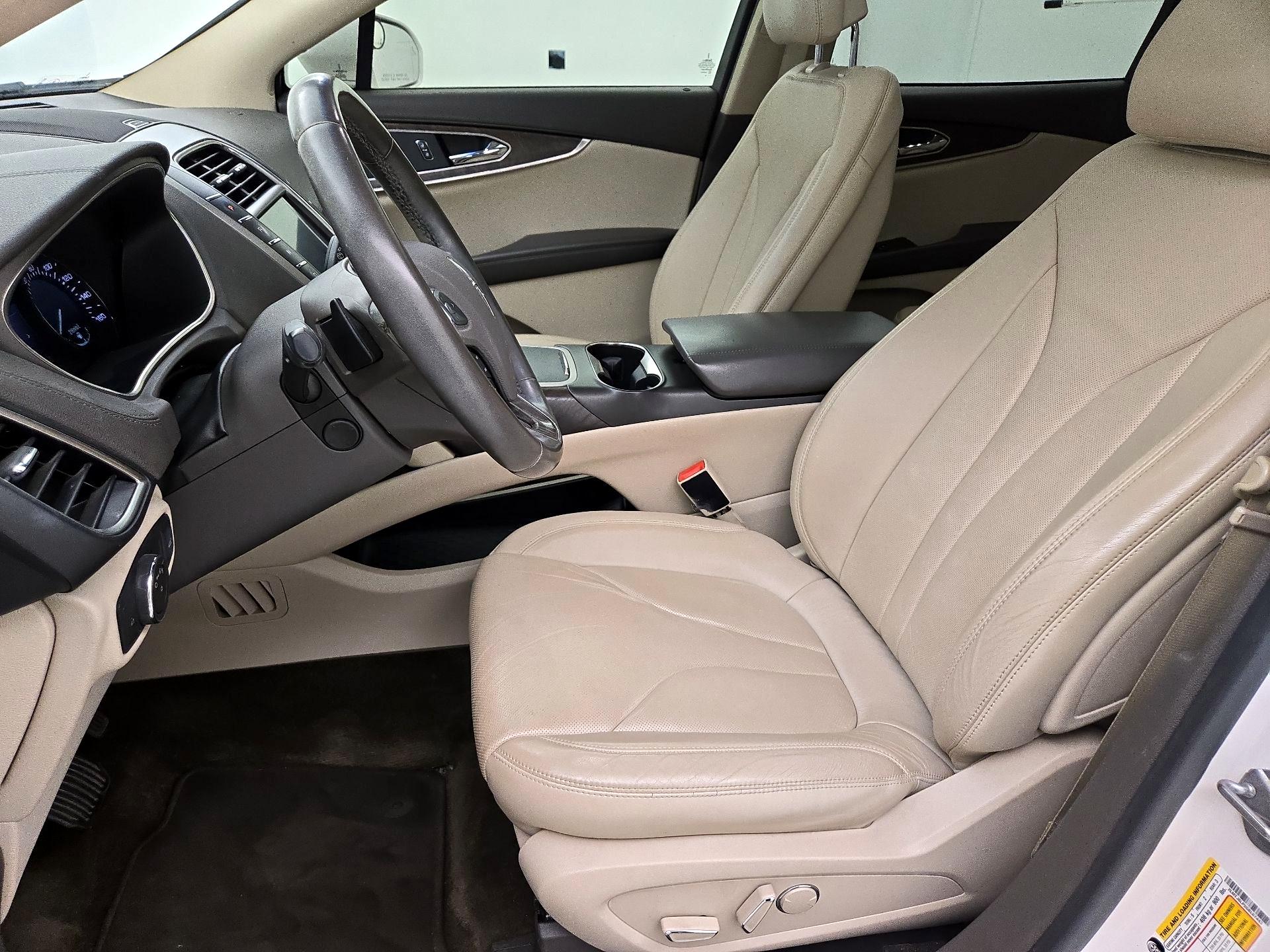 Thumbnail: 2016 Lincoln MKX - 11