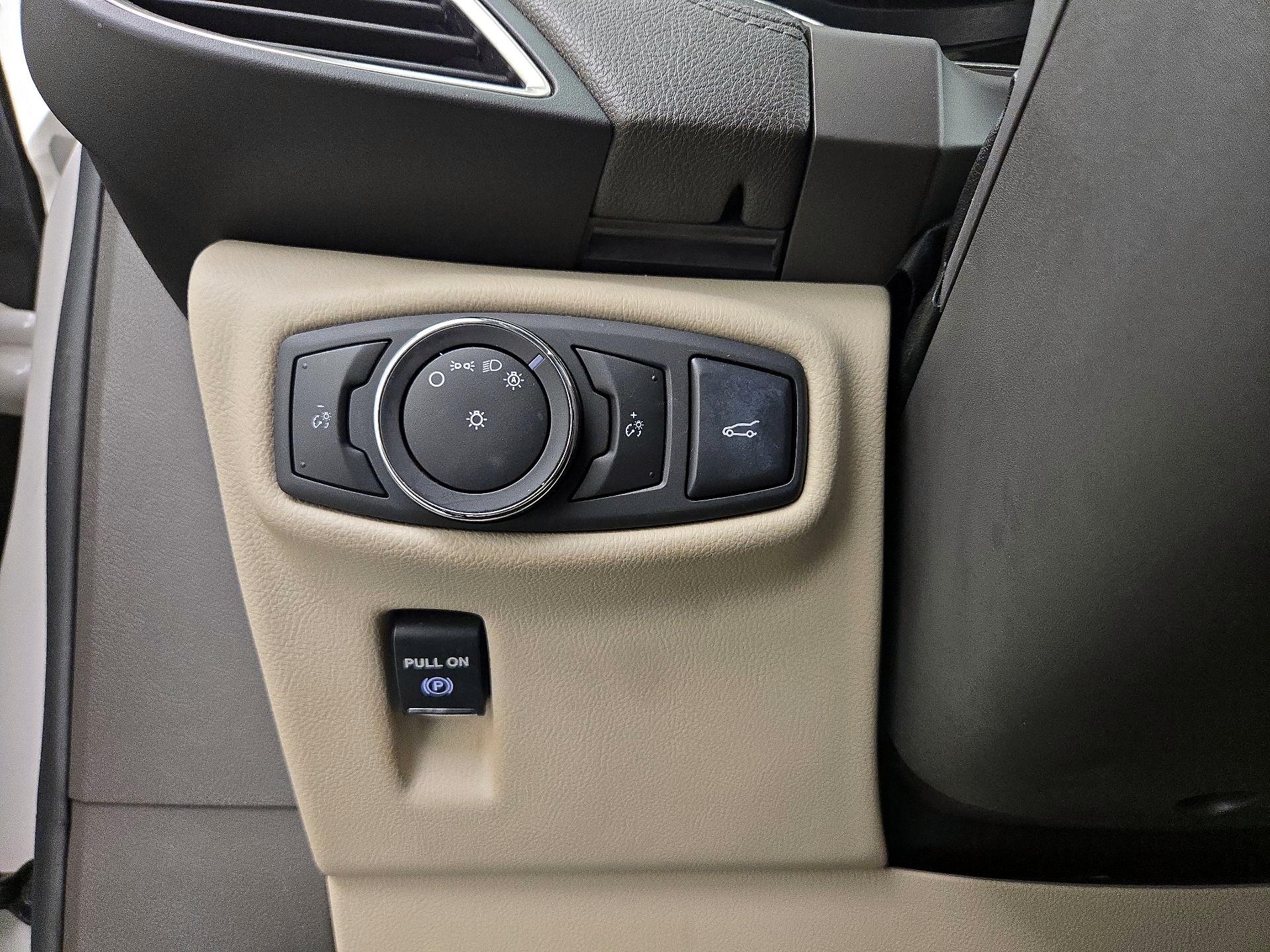 Thumbnail: 2016 Lincoln MKX - 13