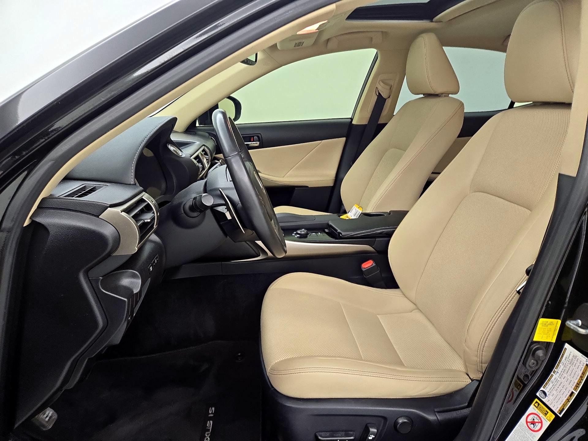 Thumbnail: 2014 Lexus IS - 11