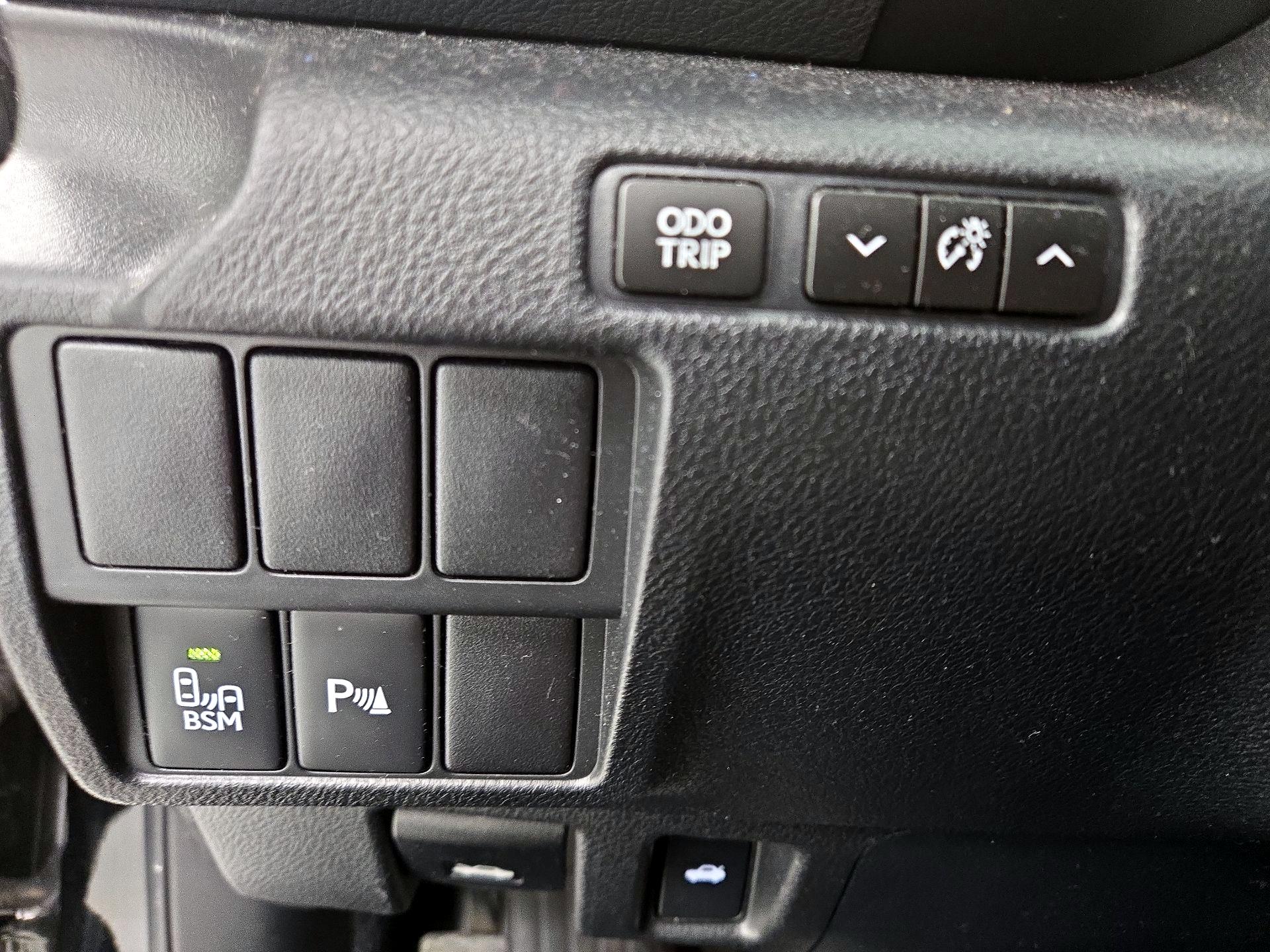 Thumbnail: 2014 Lexus IS - 13