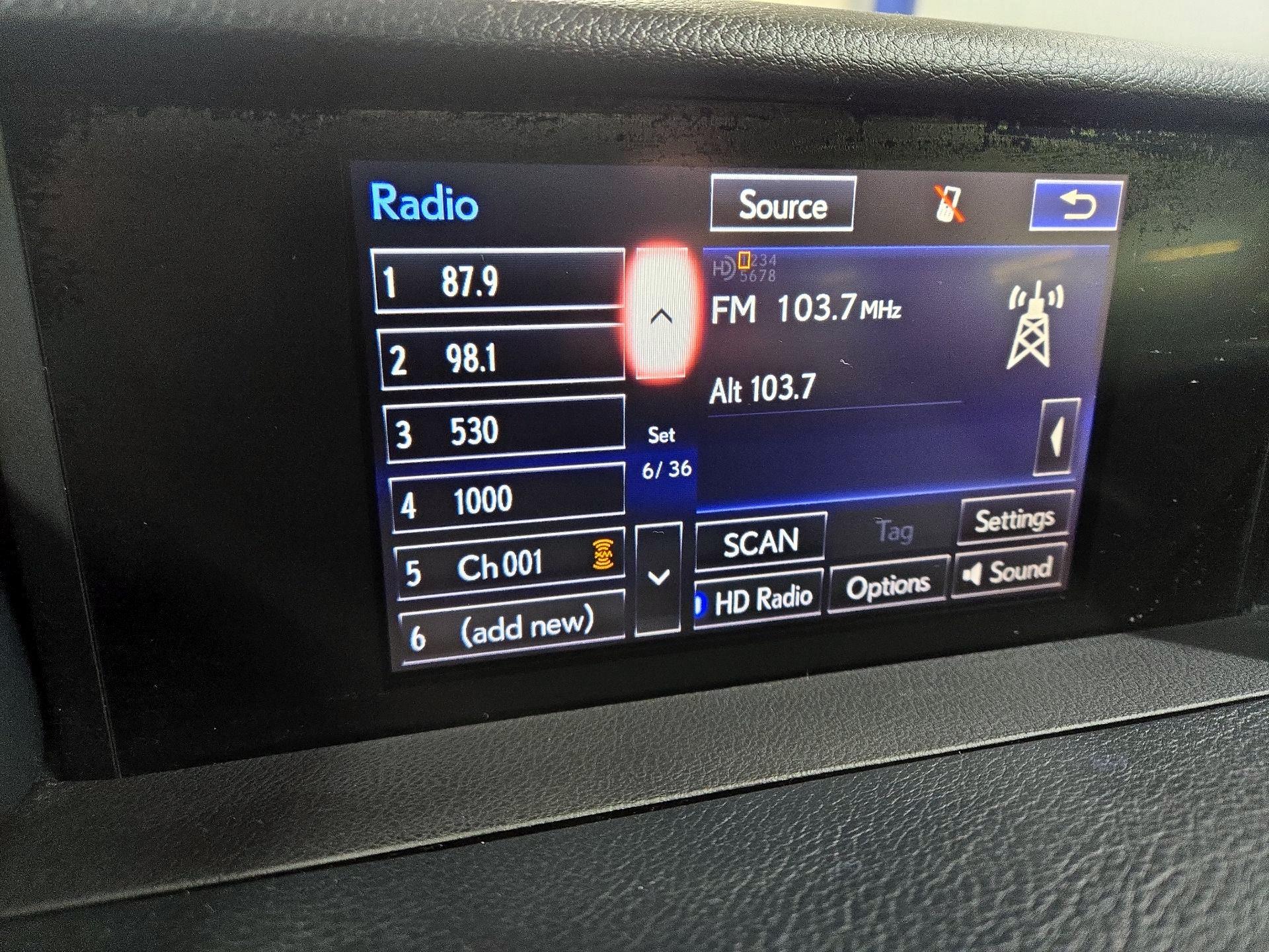 Thumbnail: 2014 Lexus IS - 15