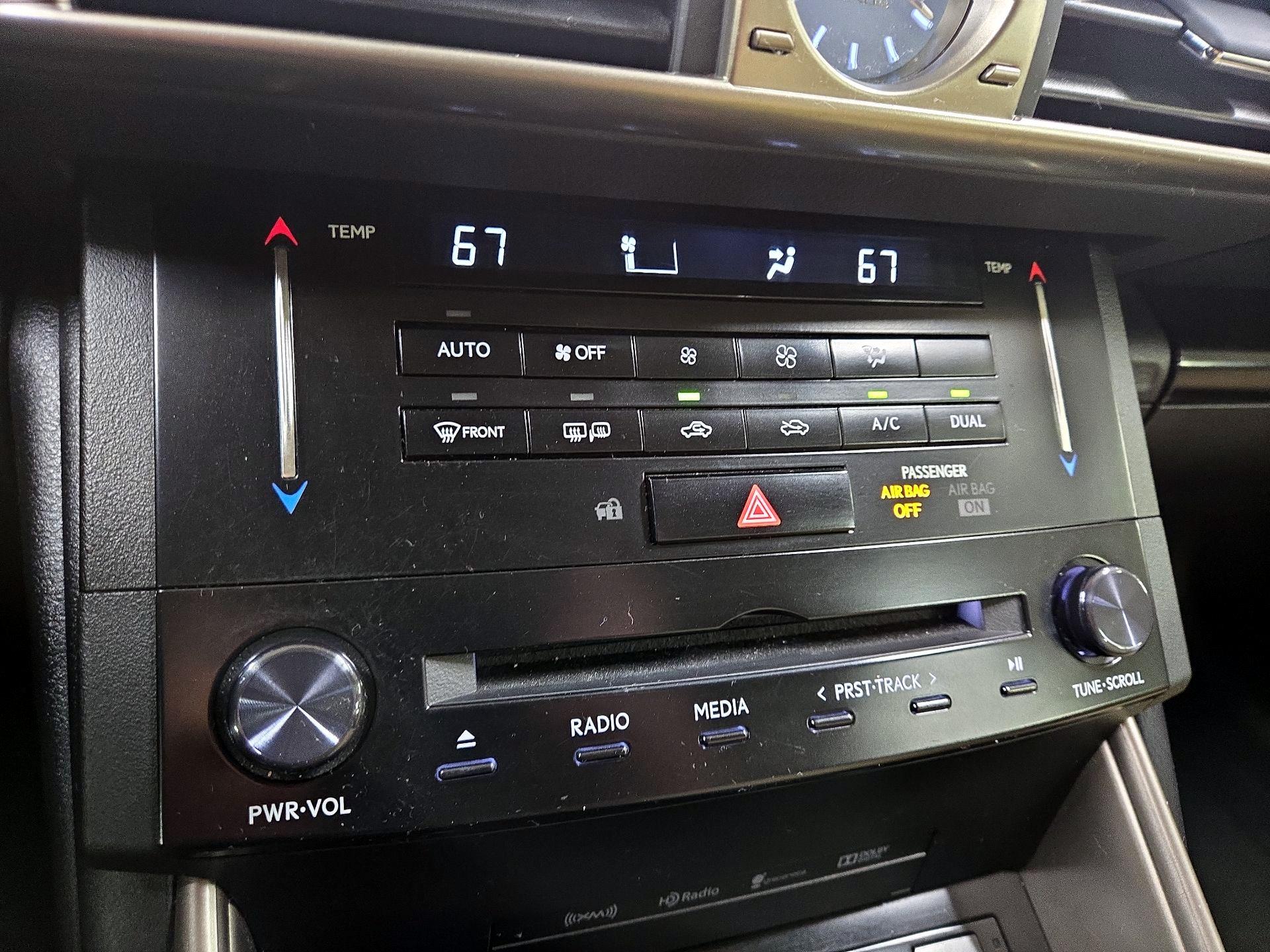 Thumbnail: 2014 Lexus IS - 16