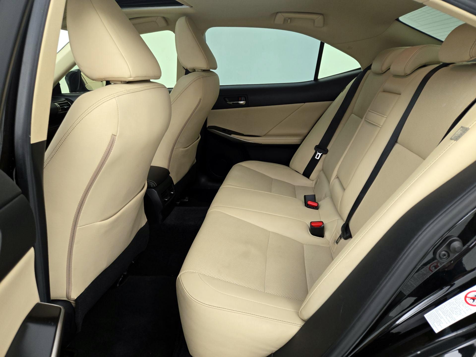 Thumbnail: 2014 Lexus IS - 20