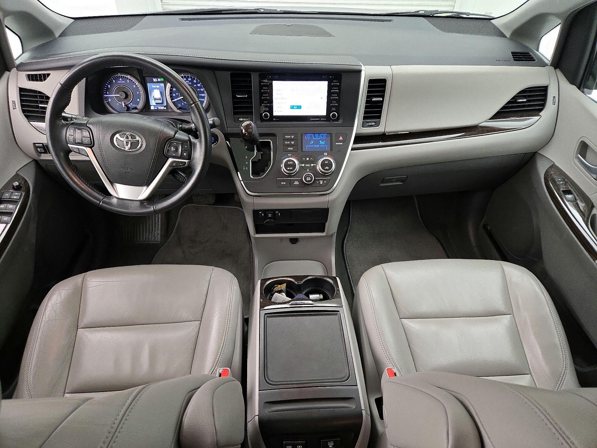 Thumbnail: 2018 Toyota Sienna - 9