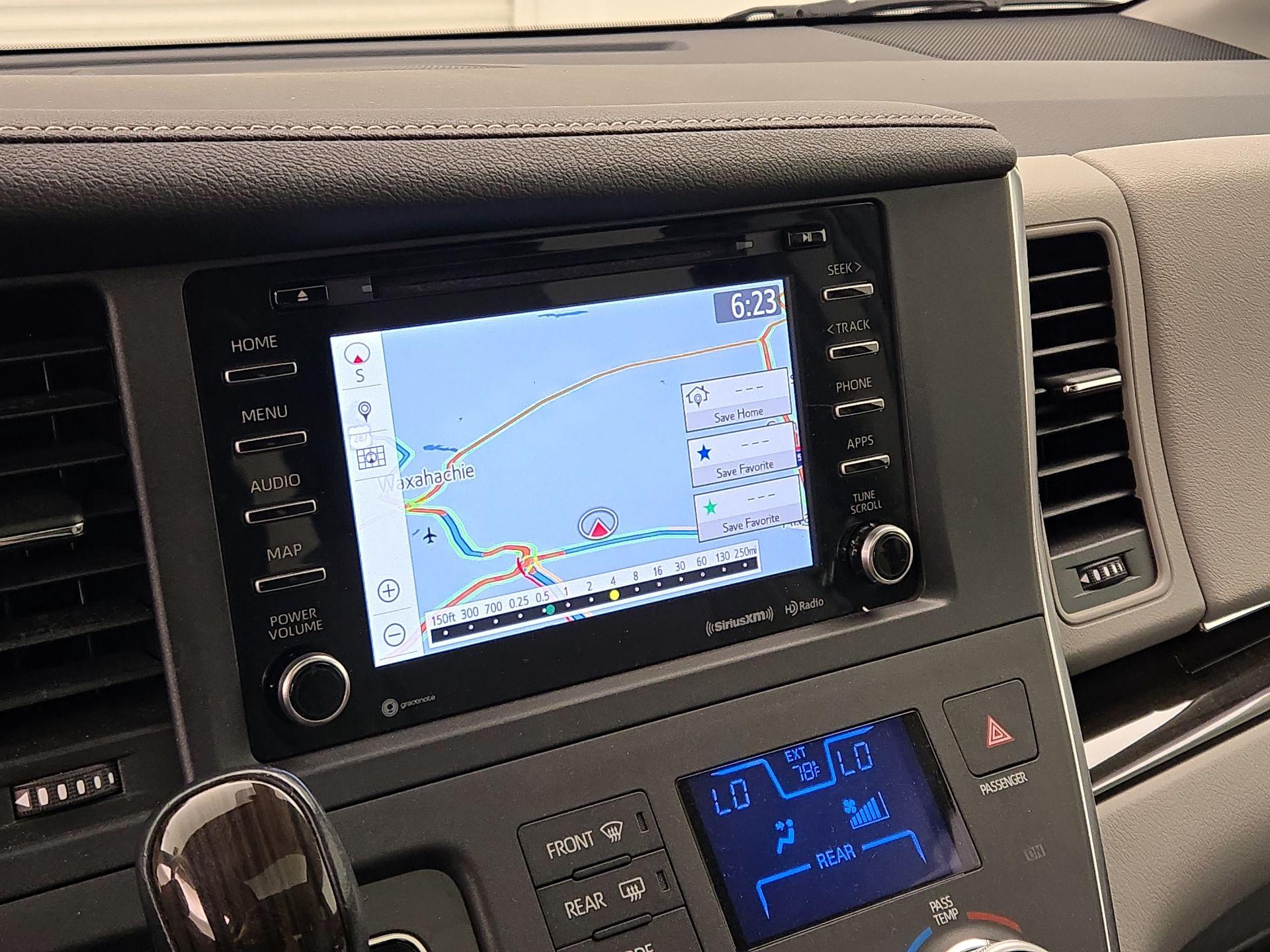 Thumbnail: 2018 Toyota Sienna - 14