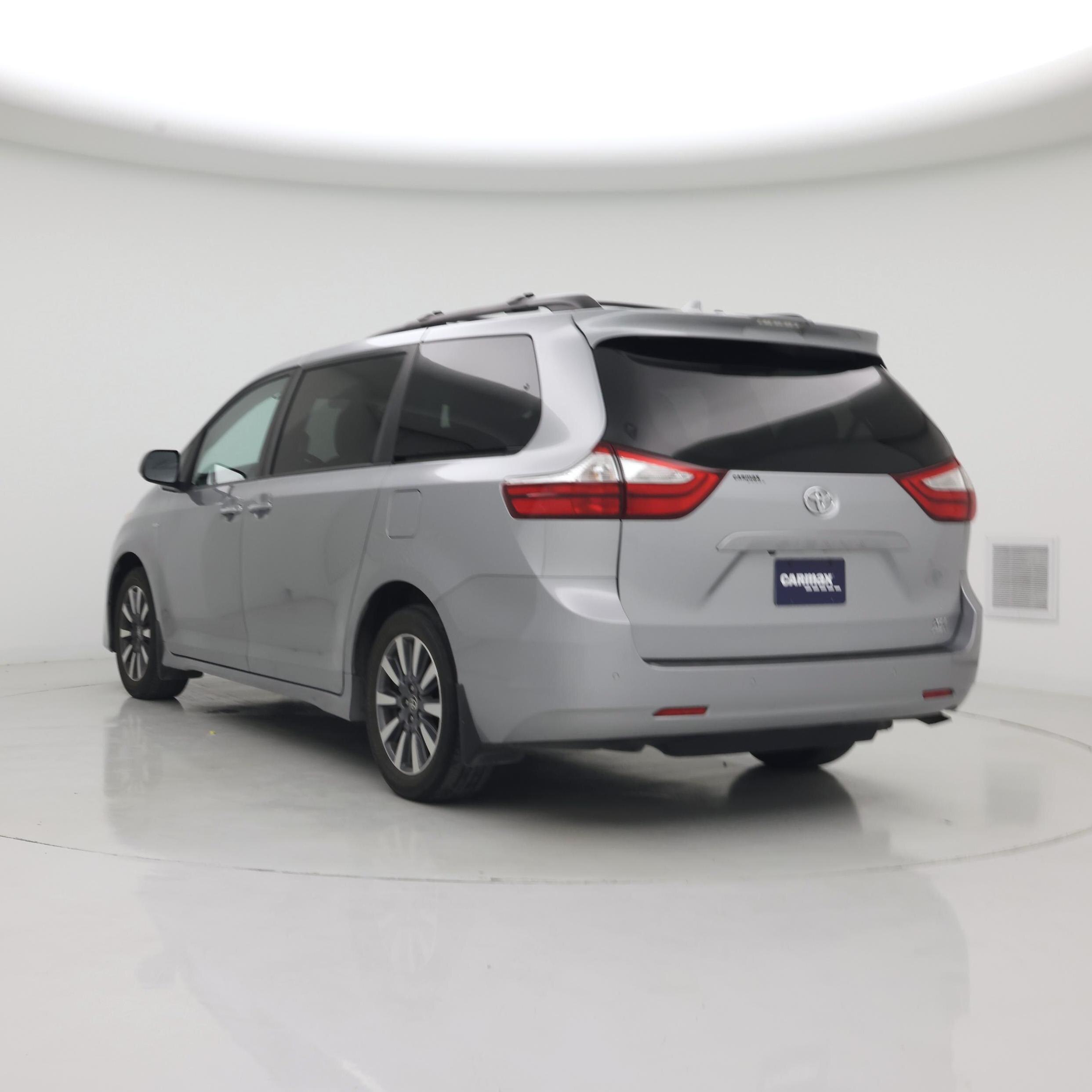 Thumbnail: 2018 Toyota Sienna - 2