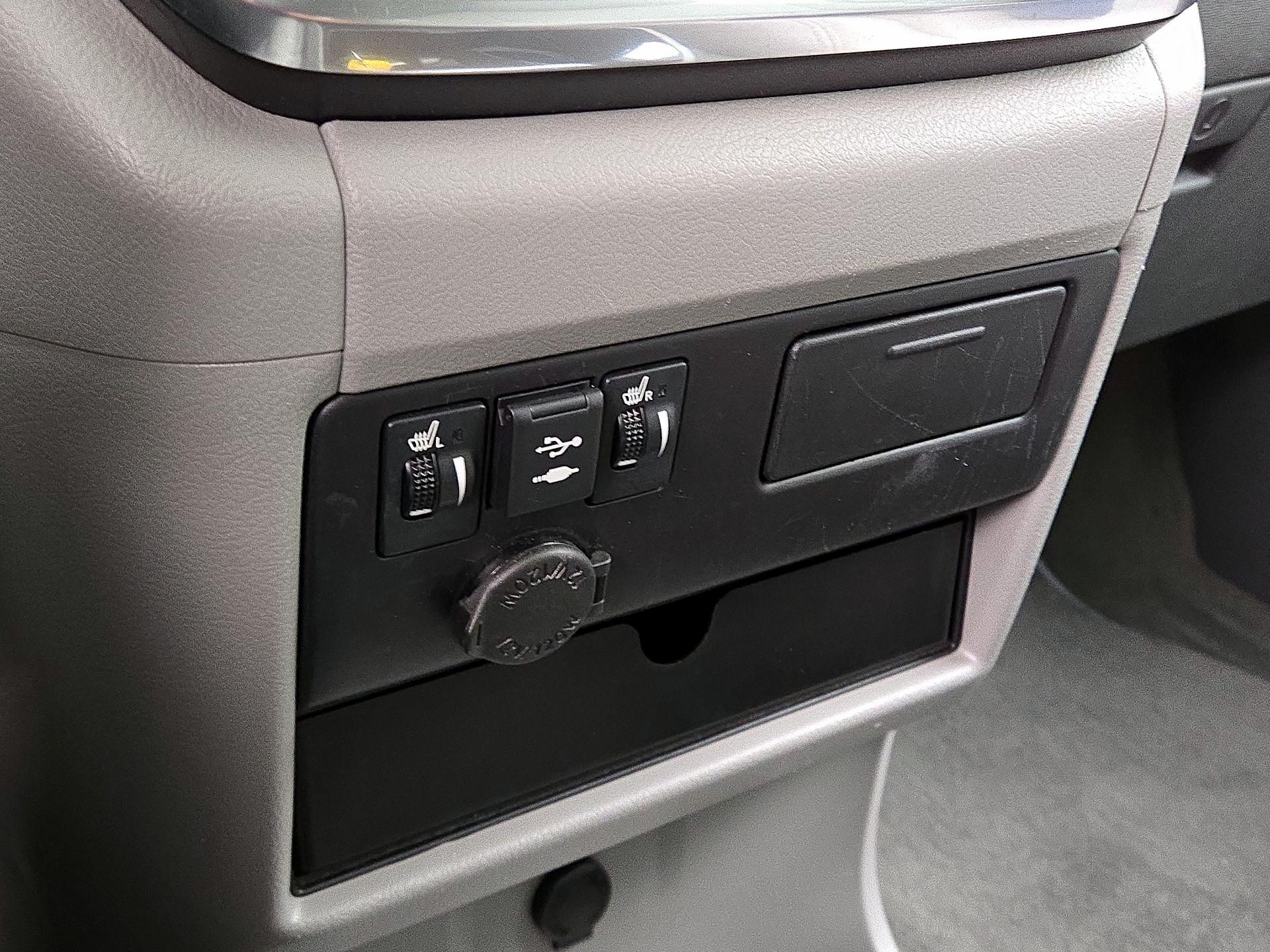 Thumbnail: 2018 Toyota Sienna - 19