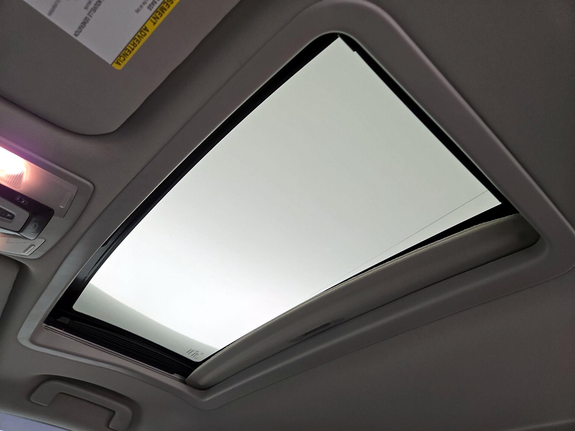 Thumbnail: 2018 Toyota Sienna - 20