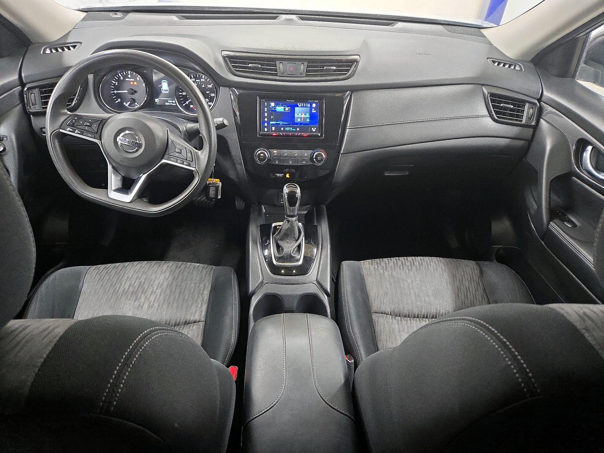 Thumbnail: 2017 Nissan Rogue - 9