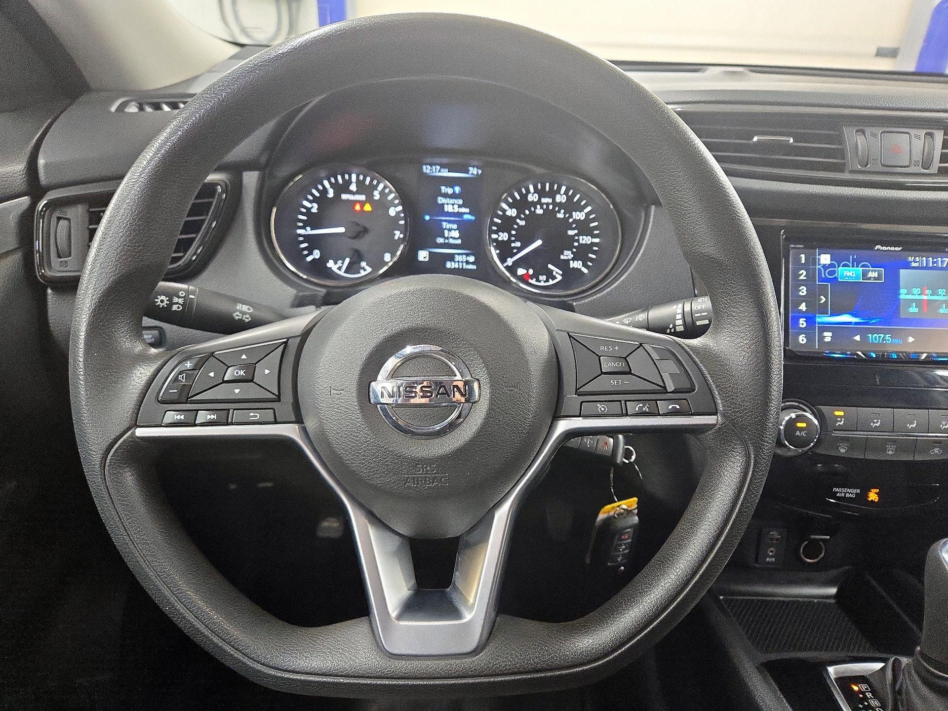 Thumbnail: 2017 Nissan Rogue - 10