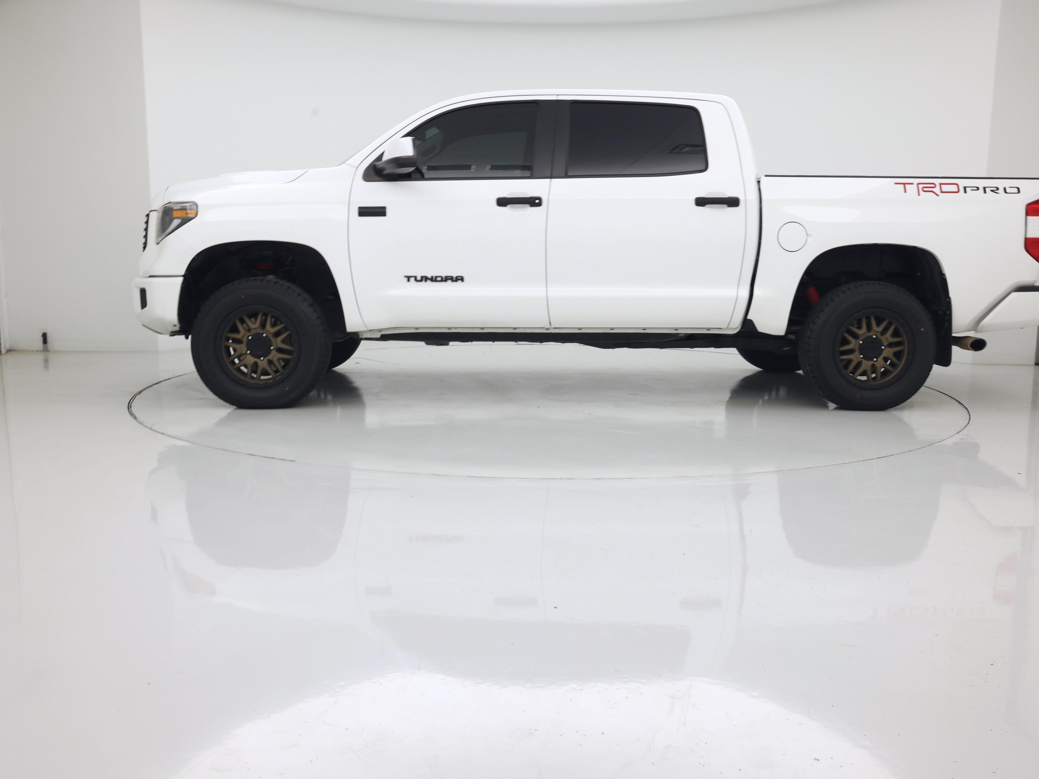 Thumbnail: 2019 Toyota Tundra - 3