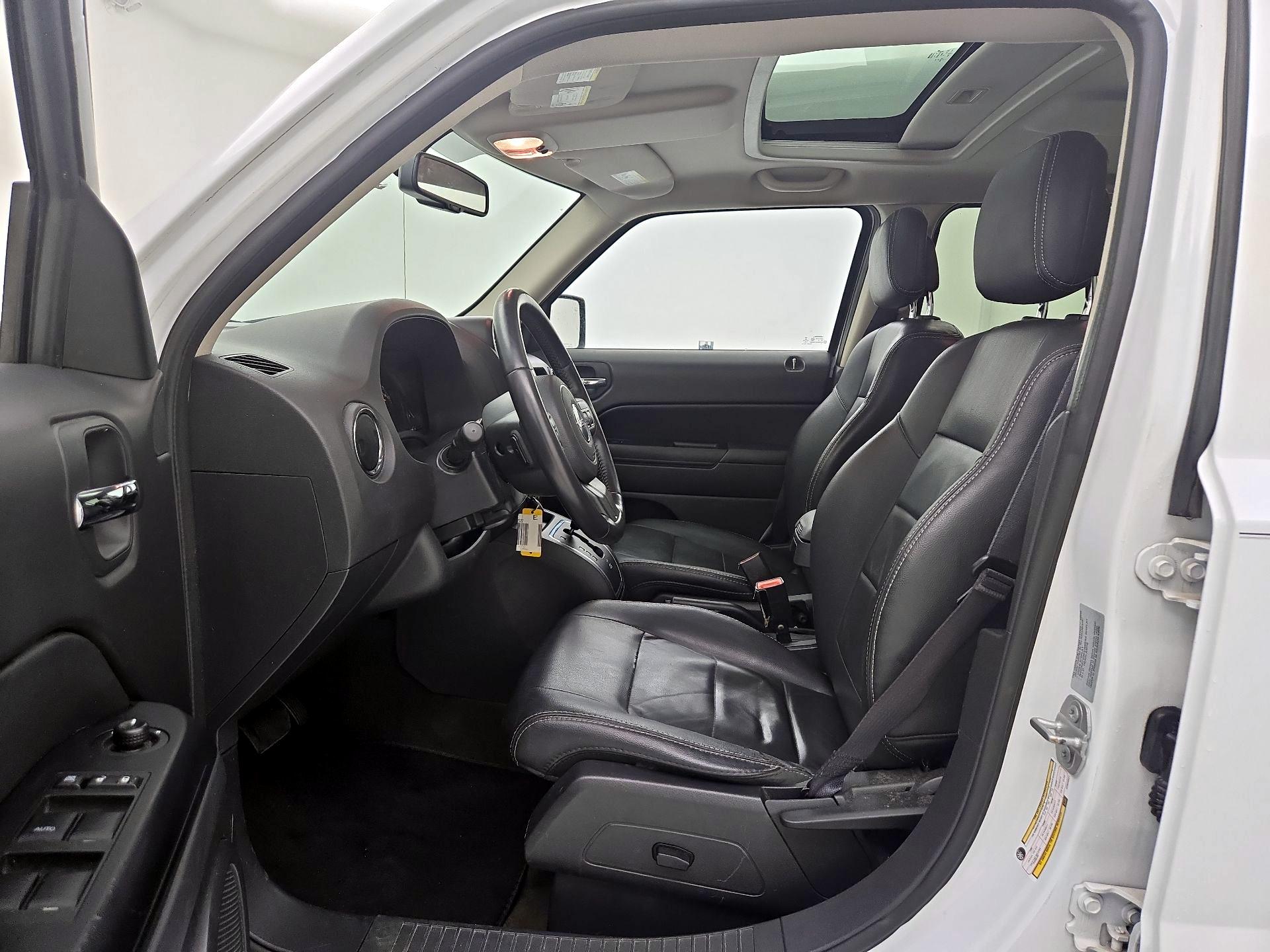 Thumbnail: 2016 Jeep Patriot - 11