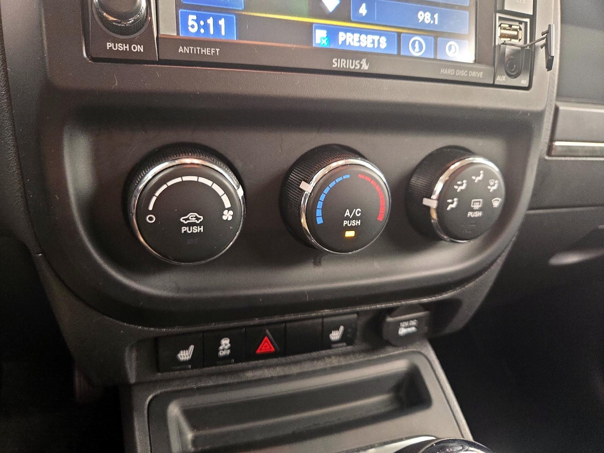 Thumbnail: 2016 Jeep Patriot - 14