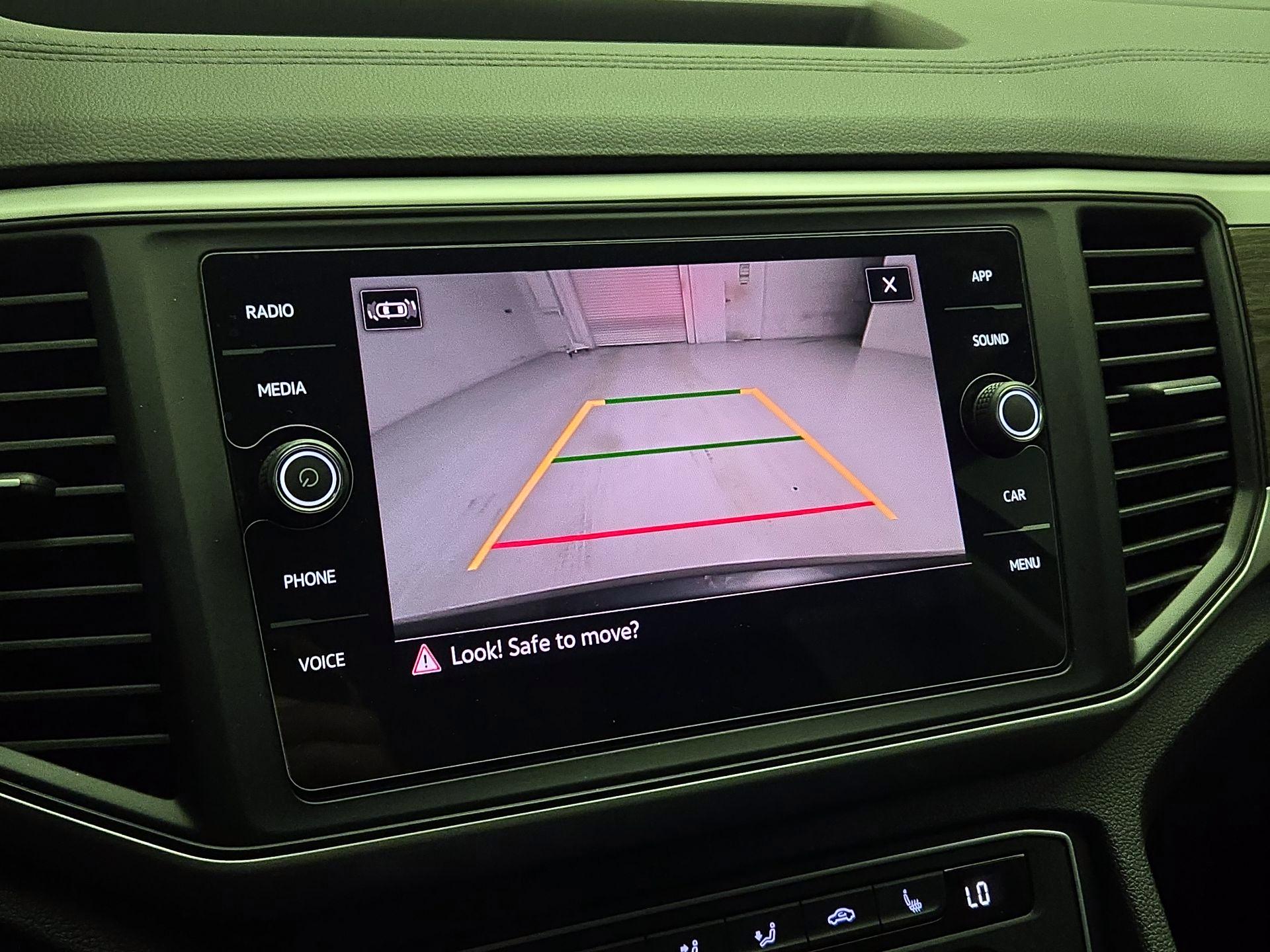 Thumbnail: 2021 Volkswagen Atlas - 15