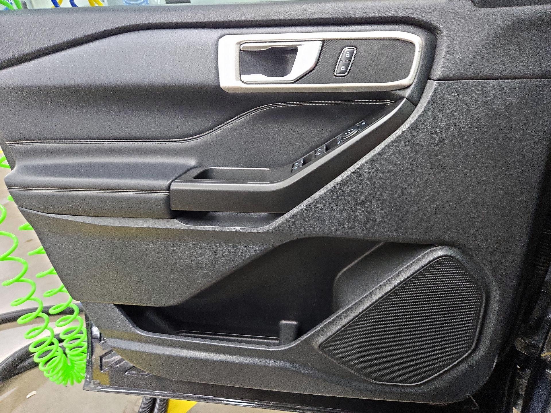 Thumbnail: 2020 Ford Explorer - 12