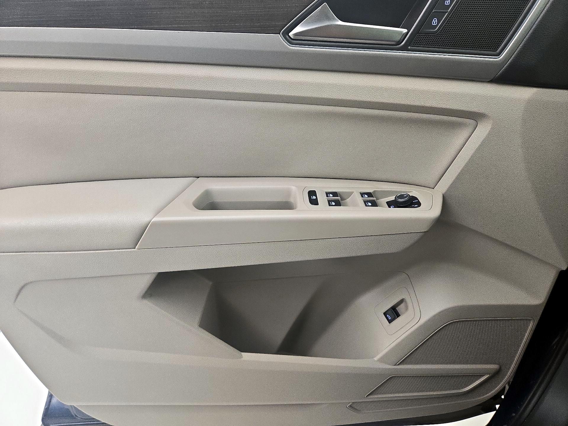 Thumbnail: 2018 Volkswagen Atlas - 12